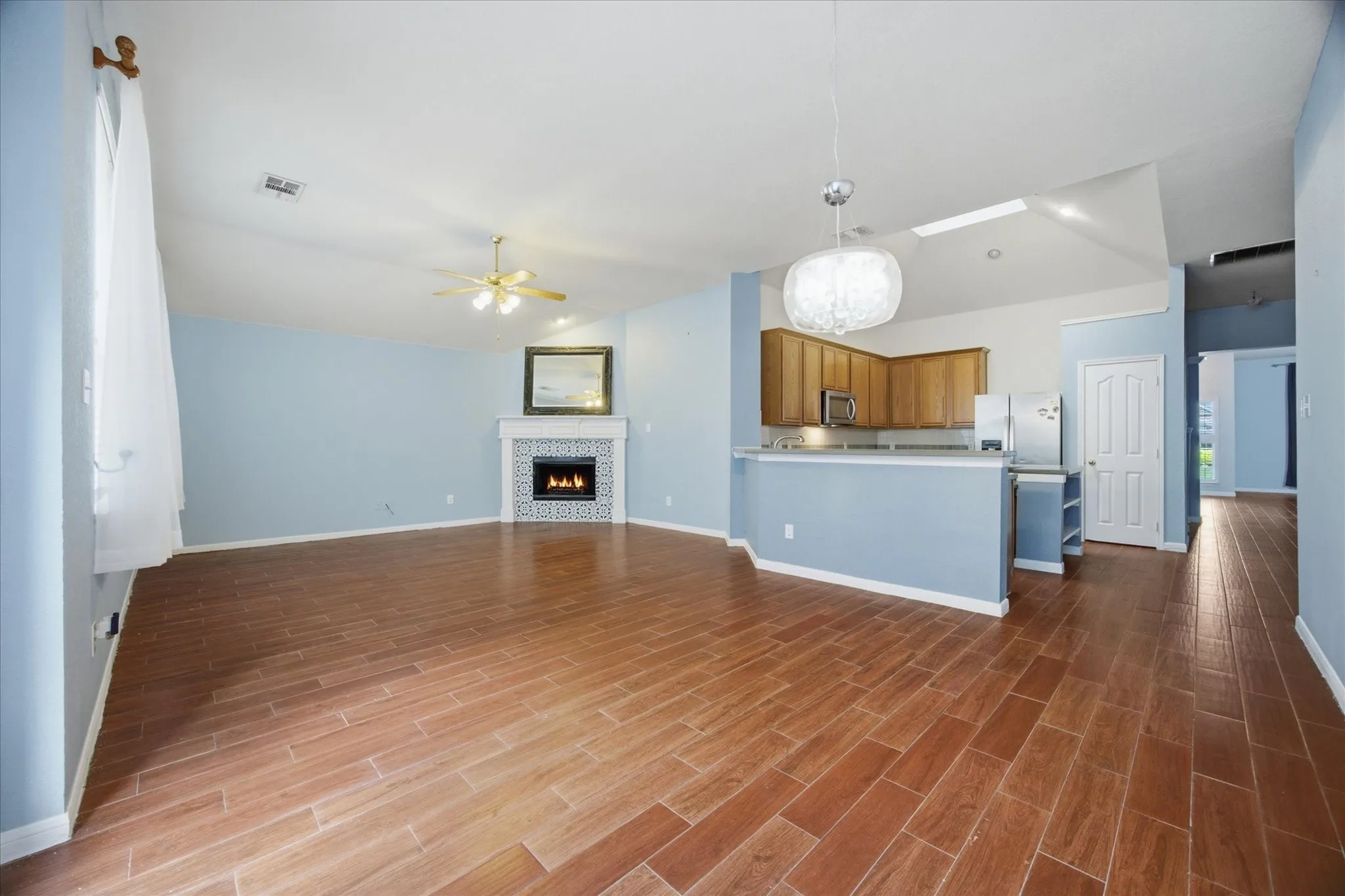 Single Family Residence For Rent in Collin County , 5101 Stonecrest Drive, Mc Kinney, Texas 75071, 3 Bedroom, 2 Bathroom, 2 Garage spaces, 2,492 Sqft, built in 2001, mls#21321770, Real Estate Agent in Mc Kinney, Homes For Rent in Collin county, Homes For Rent in Mc Kinney, Realtor in Mc Kinney Texas, Real Estate Brokerage Independent Realty Texas, Luminita Cordes Realtor