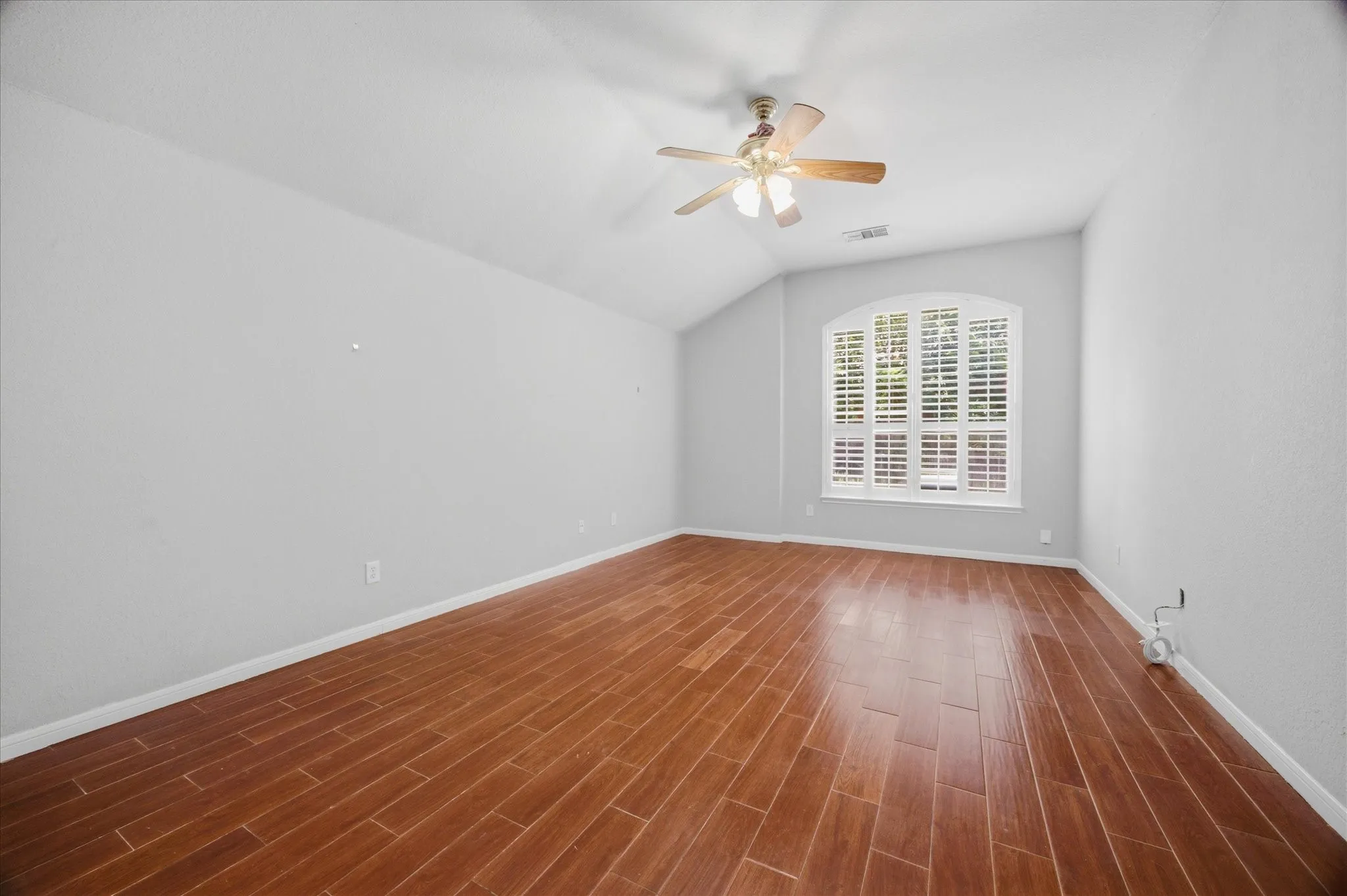 Single Family Residence For Rent in Collin County , 5101 Stonecrest Drive, Mc Kinney, Texas 75071, 3 Bedroom, 2 Bathroom, 2 Garage spaces, 2,492 Sqft, built in 2001, mls#21321770, Real Estate Agent in Mc Kinney, Homes For Rent in Collin county, Homes For Rent in Mc Kinney, Realtor in Mc Kinney Texas, Real Estate Brokerage Independent Realty Texas, Luminita Cordes Realtor