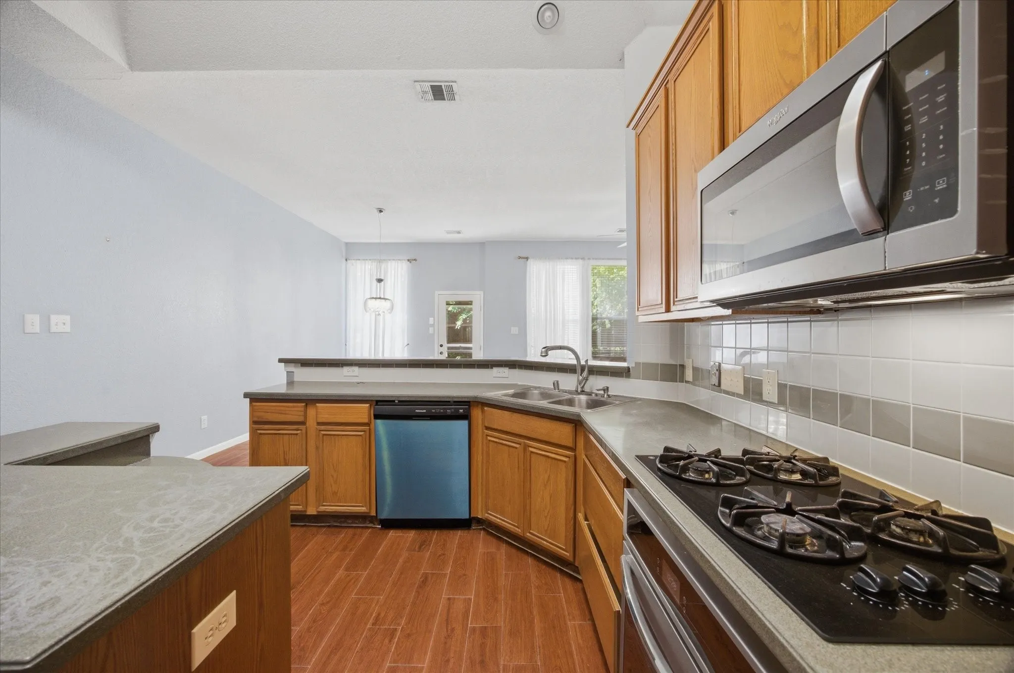 Single Family Residence For Rent in Collin County , 5101 Stonecrest Drive, Mc Kinney, Texas 75071, 3 Bedroom, 2 Bathroom, 2 Garage spaces, 2,492 Sqft, built in 2001, mls#21321770, Real Estate Agent in Mc Kinney, Homes For Rent in Collin county, Homes For Rent in Mc Kinney, Realtor in Mc Kinney Texas, Real Estate Brokerage Independent Realty Texas, Luminita Cordes Realtor