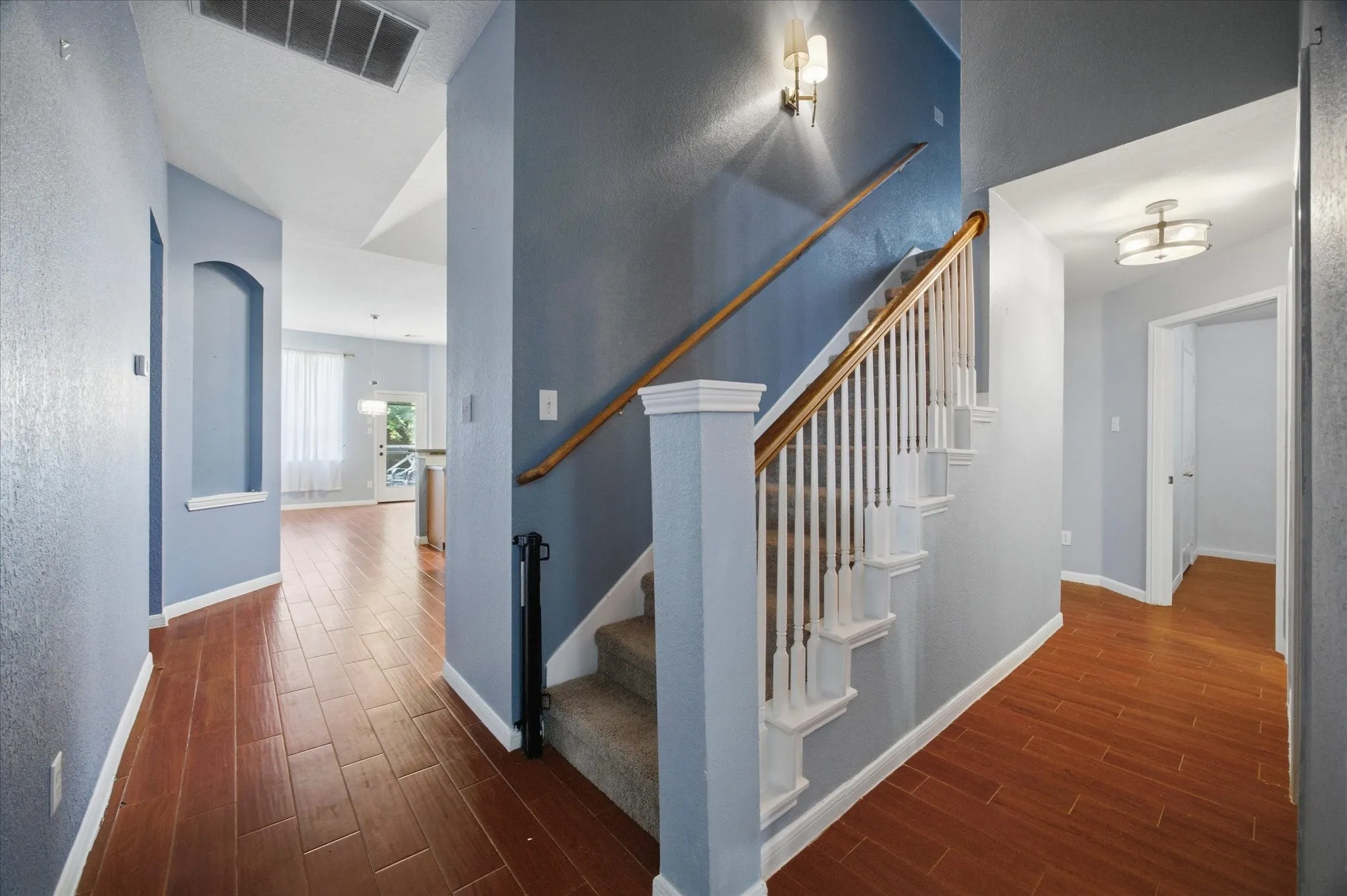Single Family Residence For Rent in Collin County , 5101 Stonecrest Drive, Mc Kinney, Texas 75071, 3 Bedroom, 2 Bathroom, 2 Garage spaces, 2,492 Sqft, built in 2001, mls#21321770, Real Estate Agent in Mc Kinney, Homes For Rent in Collin county, Homes For Rent in Mc Kinney, Realtor in Mc Kinney Texas, Real Estate Brokerage Independent Realty Texas, Luminita Cordes Realtor