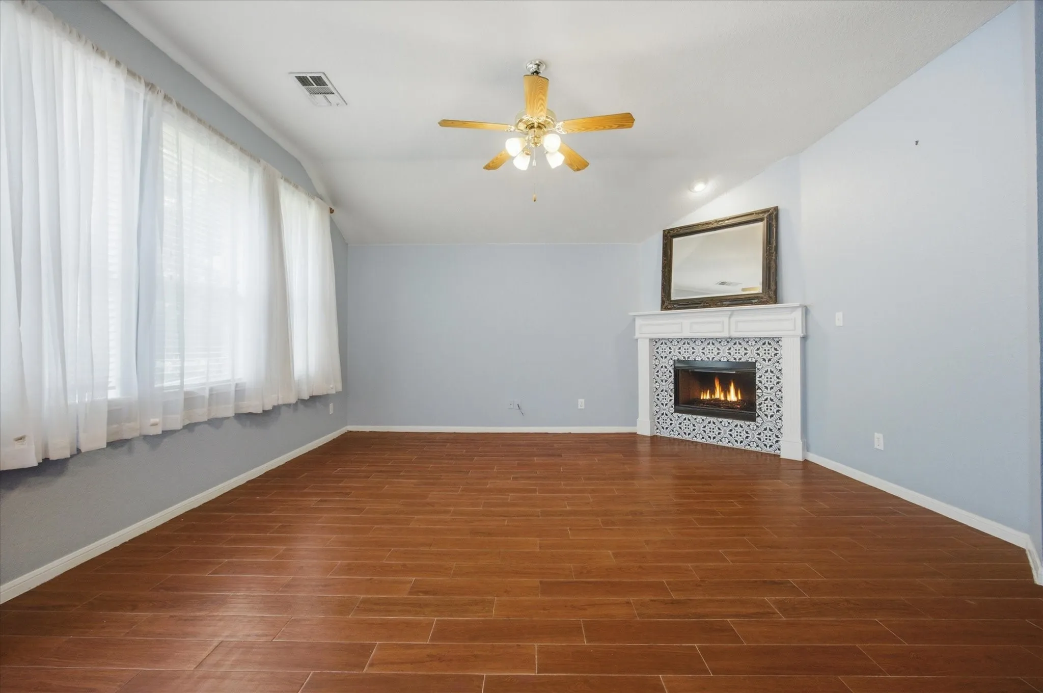 Single Family Residence For Rent in Collin County , 5101 Stonecrest Drive, Mc Kinney, Texas 75071, 3 Bedroom, 2 Bathroom, 2 Garage spaces, 2,492 Sqft, built in 2001, mls#21321770, Real Estate Agent in Mc Kinney, Homes For Rent in Collin county, Homes For Rent in Mc Kinney, Realtor in Mc Kinney Texas, Real Estate Brokerage Independent Realty Texas, Luminita Cordes Realtor