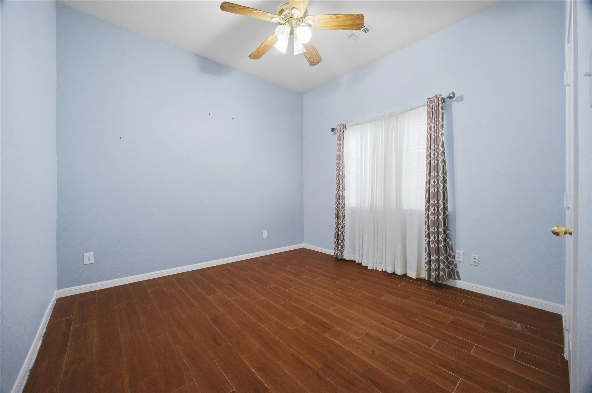 Single Family Residence For Rent in Collin County , 5101 Stonecrest Drive, Mc Kinney, Texas 75071, 3 Bedroom, 2 Bathroom, 2 Garage spaces, 2,492 Sqft, built in 2001, mls#21321770, Real Estate Agent in Mc Kinney, Homes For Rent in Collin county, Homes For Rent in Mc Kinney, Realtor in Mc Kinney Texas, Real Estate Brokerage Independent Realty Texas, Luminita Cordes Realtor