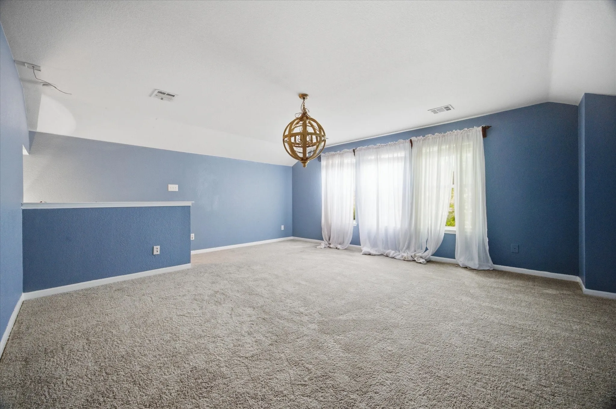 Single Family Residence For Rent in Collin County , 5101 Stonecrest Drive, Mc Kinney, Texas 75071, 3 Bedroom, 2 Bathroom, 2 Garage spaces, 2,492 Sqft, built in 2001, mls#21321770, Real Estate Agent in Mc Kinney, Homes For Rent in Collin county, Homes For Rent in Mc Kinney, Realtor in Mc Kinney Texas, Real Estate Brokerage Independent Realty Texas, Luminita Cordes Realtor