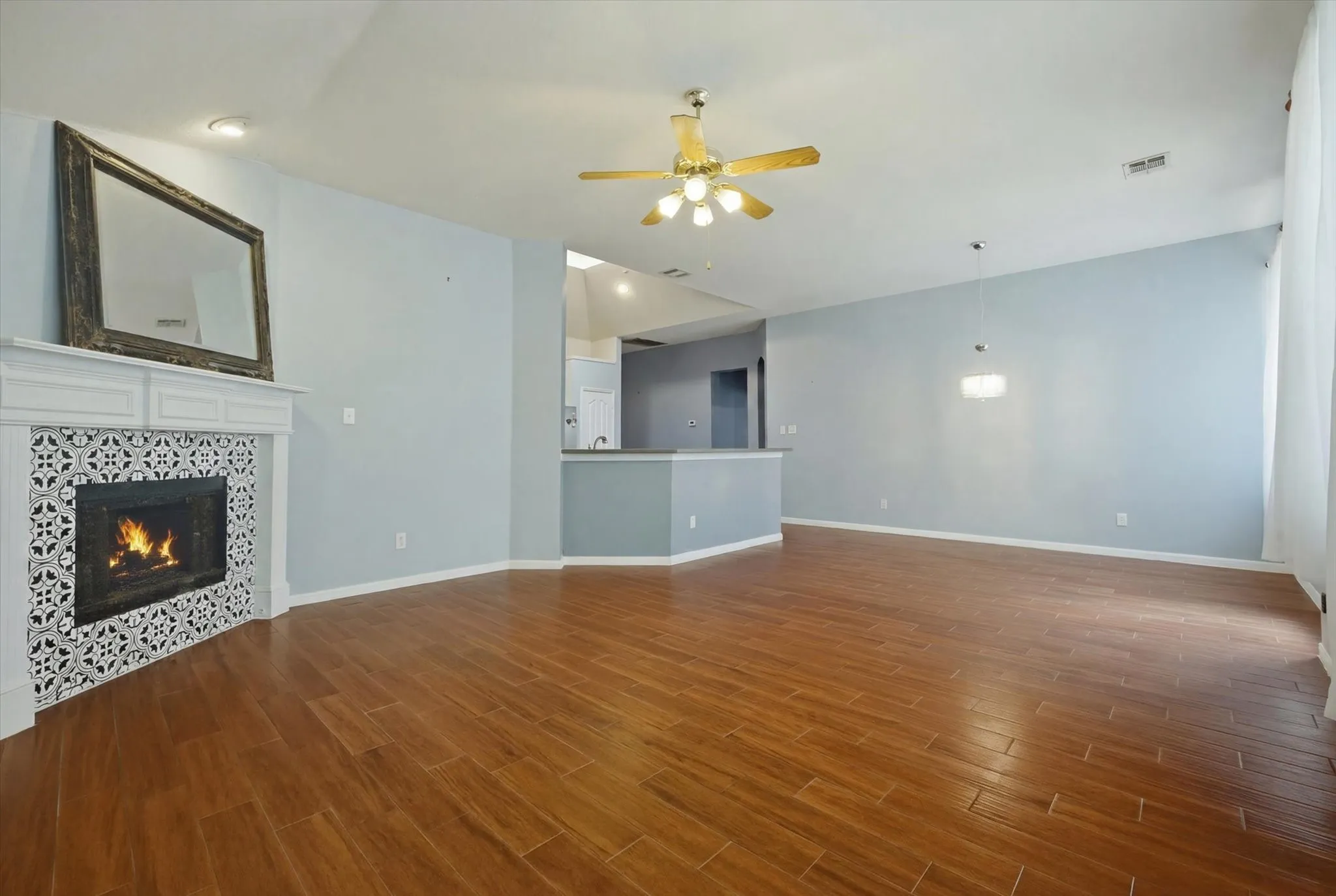Single Family Residence For Rent in Collin County , 5101 Stonecrest Drive, Mc Kinney, Texas 75071, 3 Bedroom, 2 Bathroom, 2 Garage spaces, 2,492 Sqft, built in 2001, mls#21321770, Real Estate Agent in Mc Kinney, Homes For Rent in Collin county, Homes For Rent in Mc Kinney, Realtor in Mc Kinney Texas, Real Estate Brokerage Independent Realty Texas, Luminita Cordes Realtor