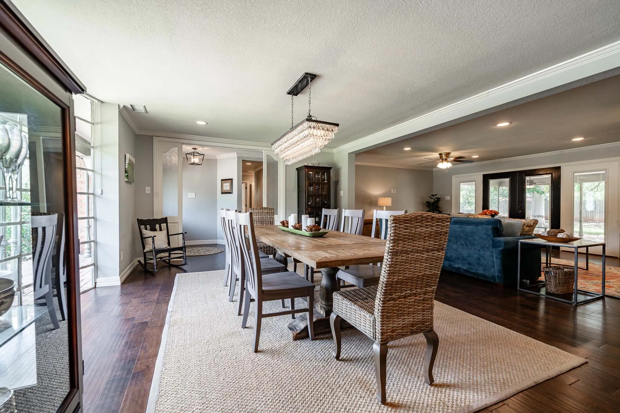 Single Family Residence For Sale in Taylor County , 1825 Elmwood Drive, Abilene, Texas 79605, 4 Bedroom, 4 Bathroom, 2 Garage spaces, 3,036 Sqft, built in 1960, mls#21321775, Real Estate Agent in Abilene, Homes For Sale in Taylor county, Homes For Sale in Abilene, Realtor in Abilene Texas, Real Estate Brokerage Independent Realty Texas, Luminita Cordes Realtor
