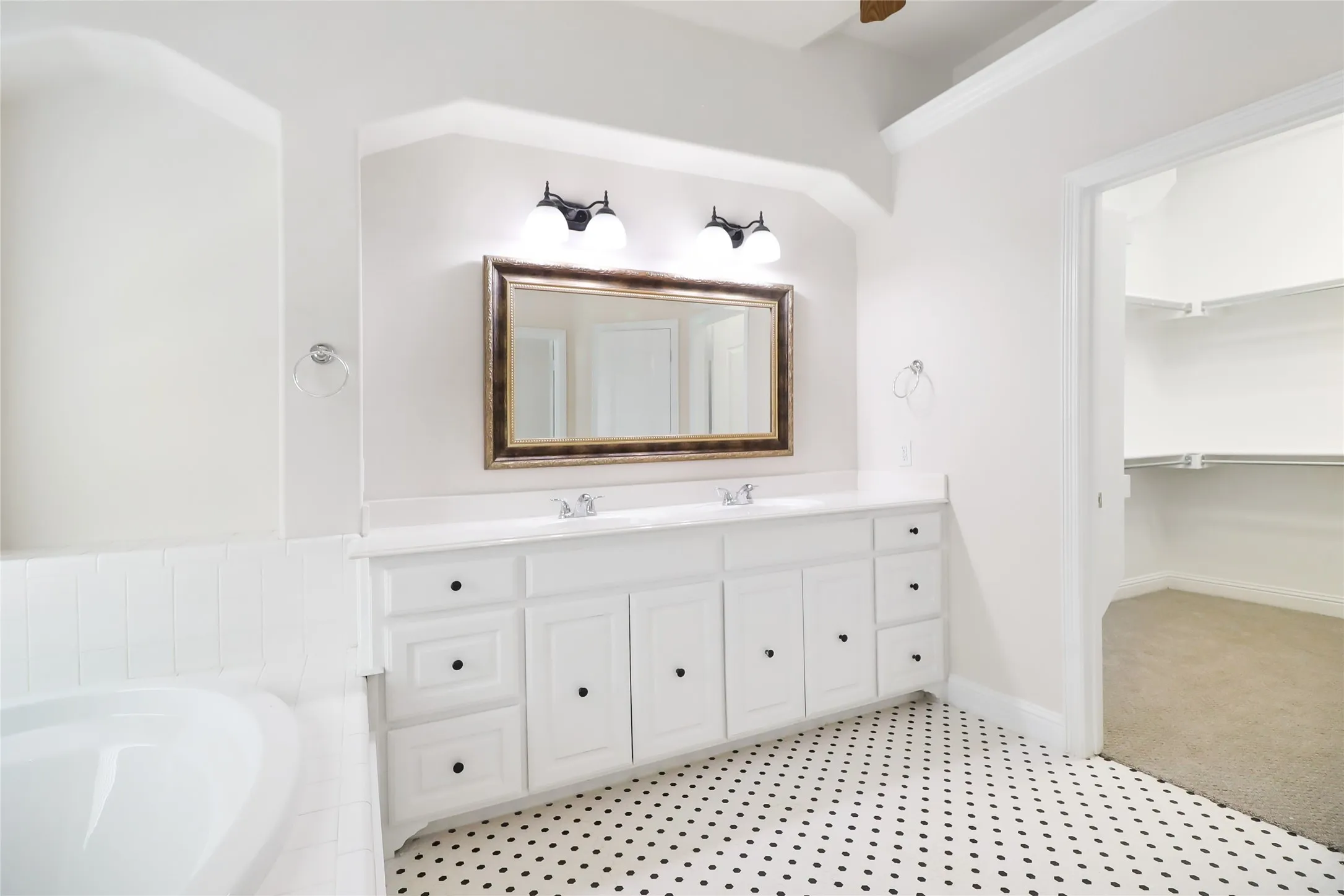 Single Family Residence For Sale in Tarrant County , 8604 Beetle Nut Lane, North Richland Hills, Texas 76180, 3 Bedroom, 2 Bathroom, 2 Garage spaces, 1,871 Sqft, built in 2003, mls#21321791, Real Estate Agent in North Richland Hills, Homes For Sale in Tarrant county, Homes For Sale in North Richland Hills, Realtor in North Richland Hills Texas, Real Estate Brokerage Independent Realty Texas, Luminita Cordes Realtor