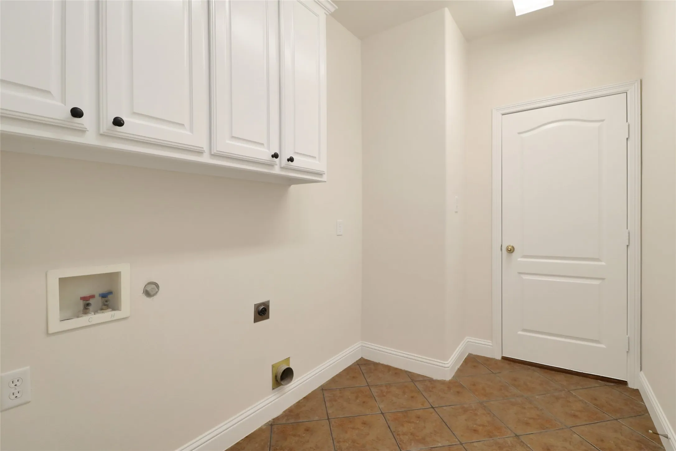 Single Family Residence For Sale in Tarrant County , 8604 Beetle Nut Lane, North Richland Hills, Texas 76180, 3 Bedroom, 2 Bathroom, 2 Garage spaces, 1,871 Sqft, built in 2003, mls#21321791, Real Estate Agent in North Richland Hills, Homes For Sale in Tarrant county, Homes For Sale in North Richland Hills, Realtor in North Richland Hills Texas, Real Estate Brokerage Independent Realty Texas, Luminita Cordes Realtor