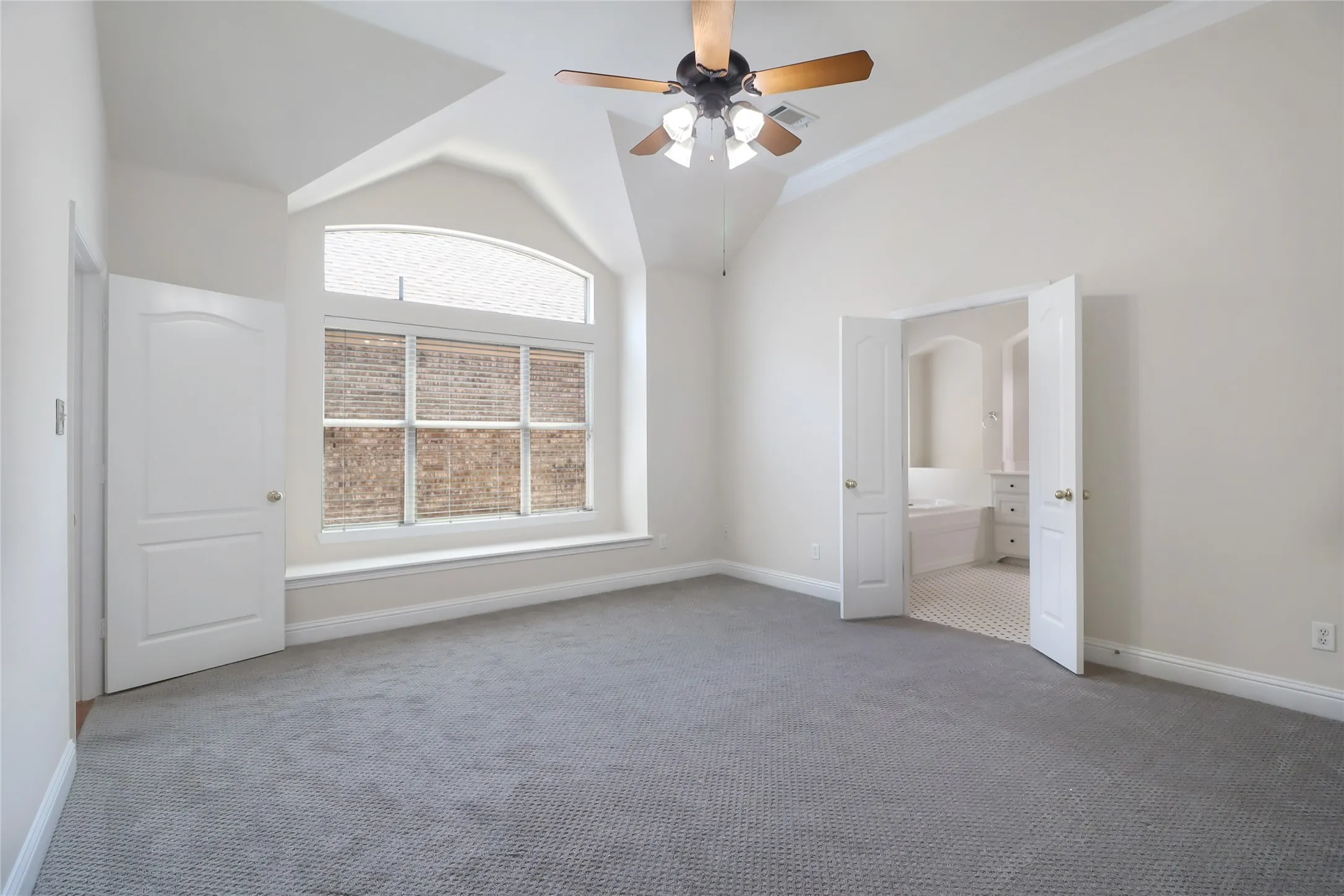 Single Family Residence For Sale in Tarrant County , 8604 Beetle Nut Lane, North Richland Hills, Texas 76180, 3 Bedroom, 2 Bathroom, 2 Garage spaces, 1,871 Sqft, built in 2003, mls#21321791, Real Estate Agent in North Richland Hills, Homes For Sale in Tarrant county, Homes For Sale in North Richland Hills, Realtor in North Richland Hills Texas, Real Estate Brokerage Independent Realty Texas, Luminita Cordes Realtor