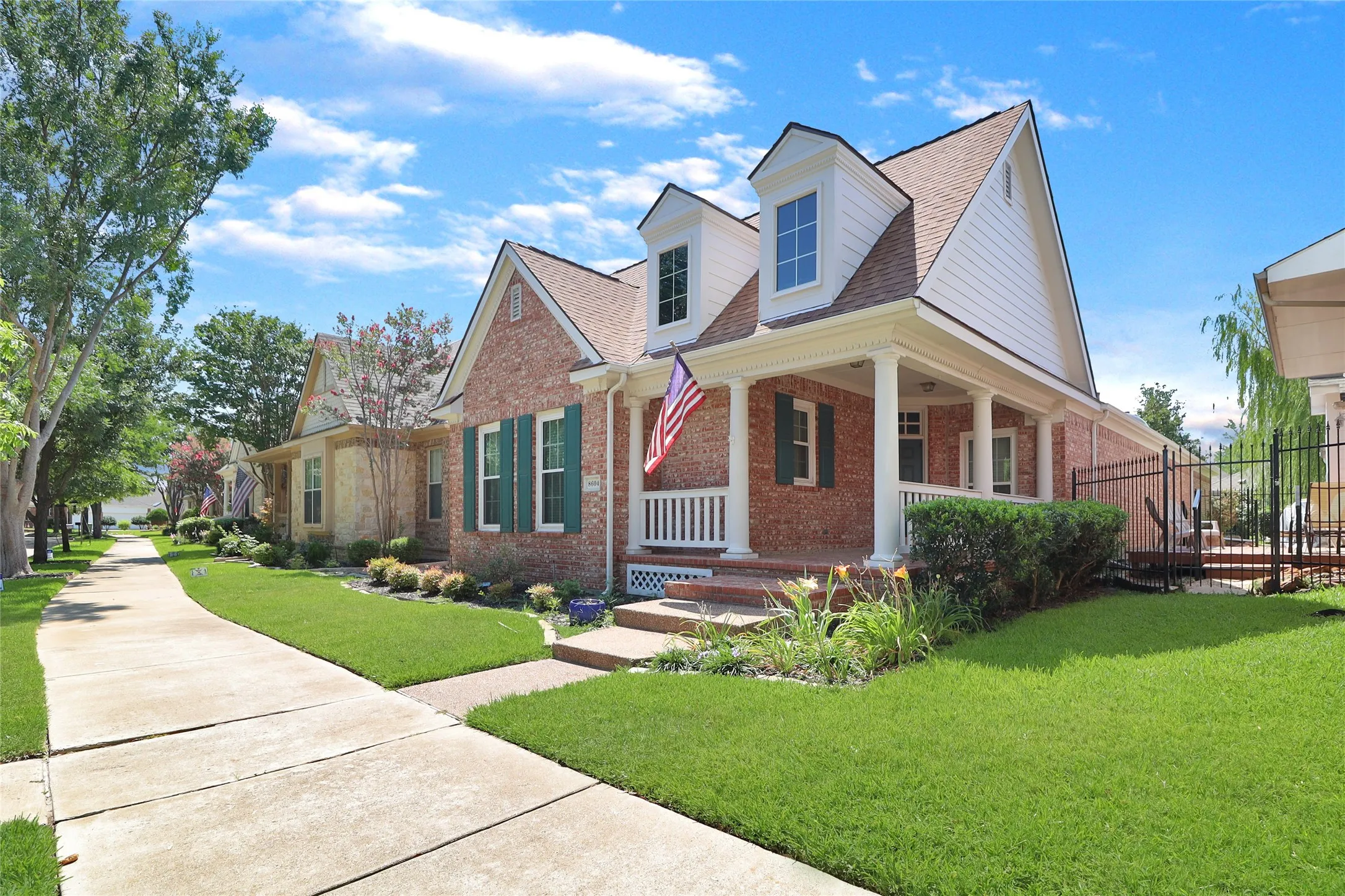Single Family Residence For Sale in Tarrant County , 8604 Beetle Nut Lane, North Richland Hills, Texas 76180, 3 Bedroom, 2 Bathroom, 2 Garage spaces, 1,871 Sqft, built in 2003, mls#21321791, Real Estate Agent in North Richland Hills, Homes For Sale in Tarrant county, Homes For Sale in North Richland Hills, Realtor in North Richland Hills Texas, Real Estate Brokerage Independent Realty Texas, Luminita Cordes Realtor