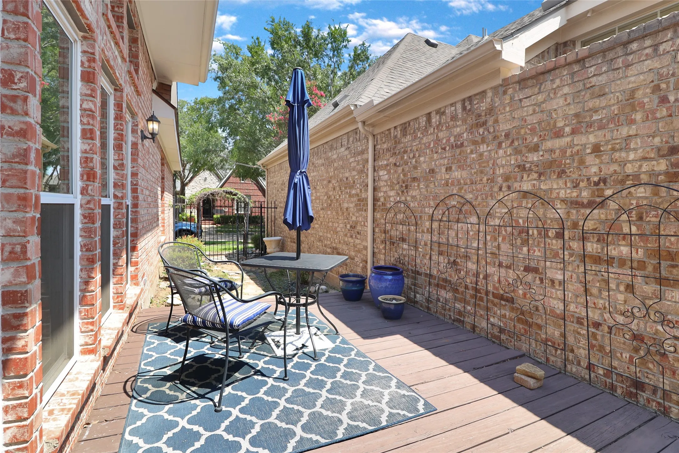 Single Family Residence For Sale in Tarrant County , 8604 Beetle Nut Lane, North Richland Hills, Texas 76180, 3 Bedroom, 2 Bathroom, 2 Garage spaces, 1,871 Sqft, built in 2003, mls#21321791, Real Estate Agent in North Richland Hills, Homes For Sale in Tarrant county, Homes For Sale in North Richland Hills, Realtor in North Richland Hills Texas, Real Estate Brokerage Independent Realty Texas, Luminita Cordes Realtor