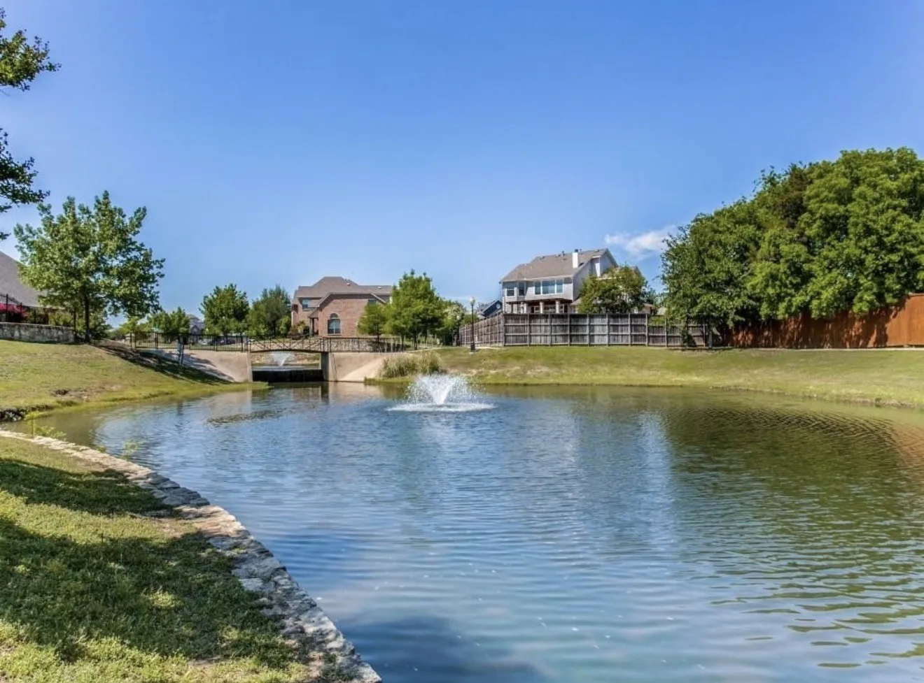 Single Family Residence For Sale in Tarrant County , 8604 Beetle Nut Lane, North Richland Hills, Texas 76180, 3 Bedroom, 2 Bathroom, 2 Garage spaces, 1,871 Sqft, built in 2003, mls#21321791, Real Estate Agent in North Richland Hills, Homes For Sale in Tarrant county, Homes For Sale in North Richland Hills, Realtor in North Richland Hills Texas, Real Estate Brokerage Independent Realty Texas, Luminita Cordes Realtor