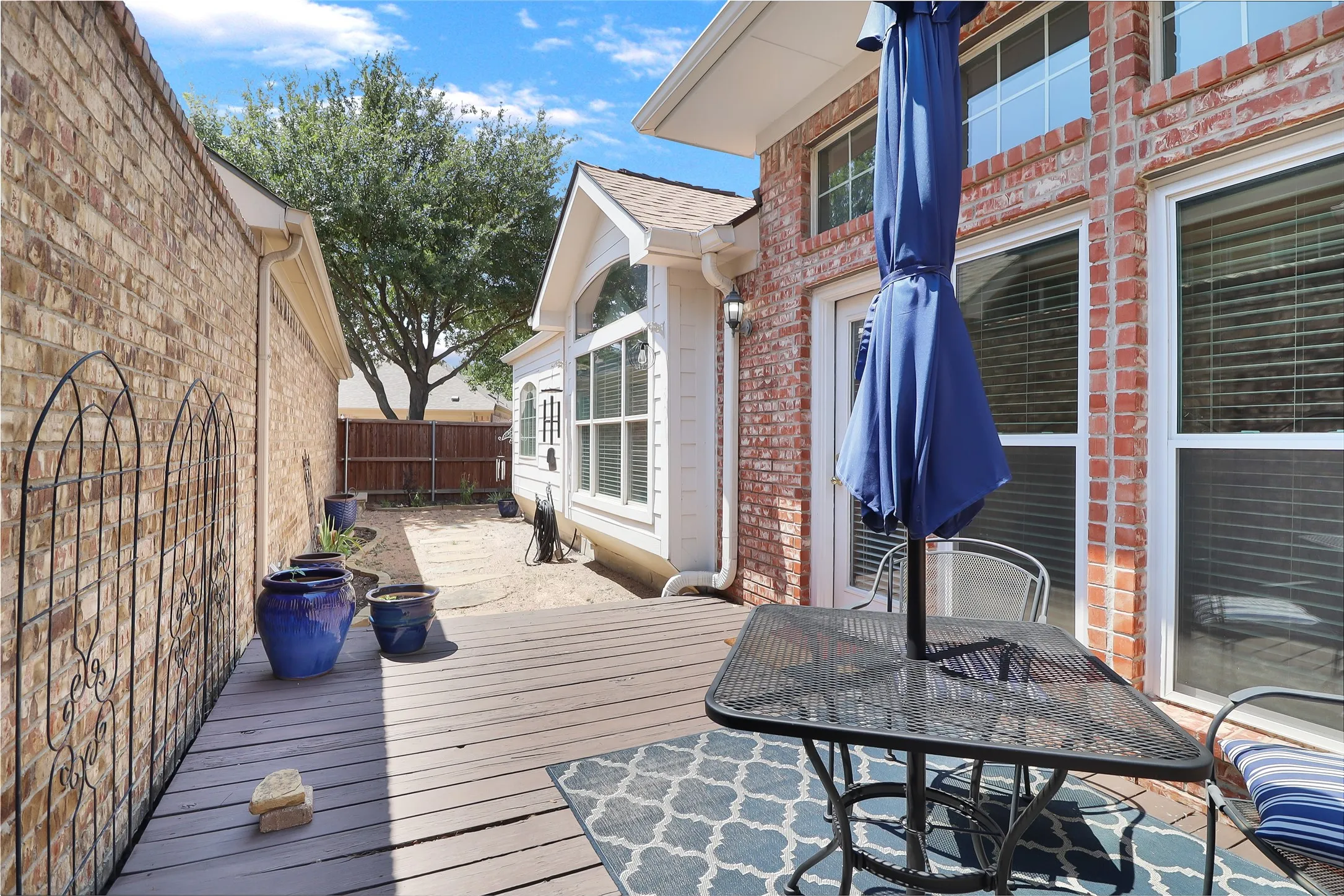 Single Family Residence For Sale in Tarrant County , 8604 Beetle Nut Lane, North Richland Hills, Texas 76180, 3 Bedroom, 2 Bathroom, 2 Garage spaces, 1,871 Sqft, built in 2003, mls#21321791, Real Estate Agent in North Richland Hills, Homes For Sale in Tarrant county, Homes For Sale in North Richland Hills, Realtor in North Richland Hills Texas, Real Estate Brokerage Independent Realty Texas, Luminita Cordes Realtor