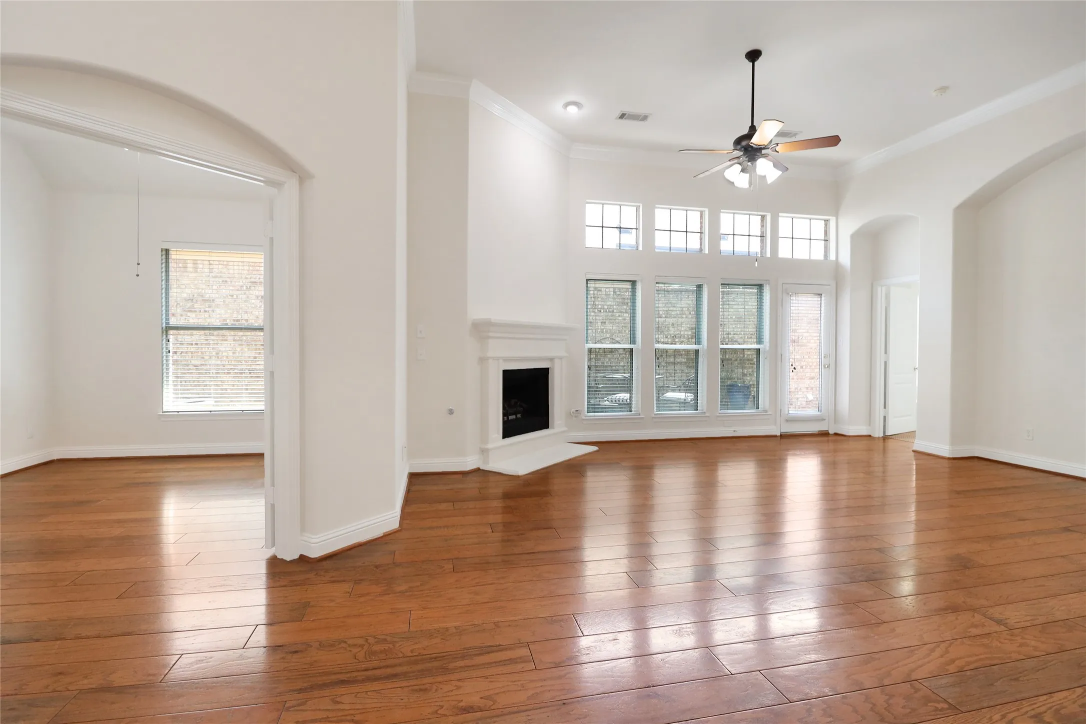 Single Family Residence For Sale in Tarrant County , 8604 Beetle Nut Lane, North Richland Hills, Texas 76180, 3 Bedroom, 2 Bathroom, 2 Garage spaces, 1,871 Sqft, built in 2003, mls#21321791, Real Estate Agent in North Richland Hills, Homes For Sale in Tarrant county, Homes For Sale in North Richland Hills, Realtor in North Richland Hills Texas, Real Estate Brokerage Independent Realty Texas, Luminita Cordes Realtor