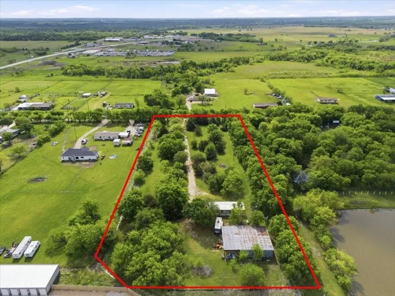 Mobile Home For Sale in Kaufman County , 15137 County Road 234 Road, Terrell, Texas 75160, 2 Bedroom, 2 Bathroom, 4 Garage spaces, 1,008 Sqft, built in 1987, mls#21321808, Real Estate Agent in Terrell, Homes For Sale in Kaufman county, Homes For Sale in Terrell, Realtor in Terrell Texas, Real Estate Brokerage Independent Realty Texas, Luminita Cordes Realtor