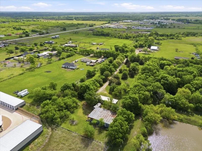 Mobile Home For Sale in Kaufman County , 15137 County Road 234 Road, Terrell, Texas 75160, 2 Bedroom, 2 Bathroom, 4 Garage spaces, 1,008 Sqft, built in 1987, mls#21321808, Real Estate Agent in Terrell, Homes For Sale in Kaufman county, Homes For Sale in Terrell, Realtor in Terrell Texas, Real Estate Brokerage Independent Realty Texas, Luminita Cordes Realtor