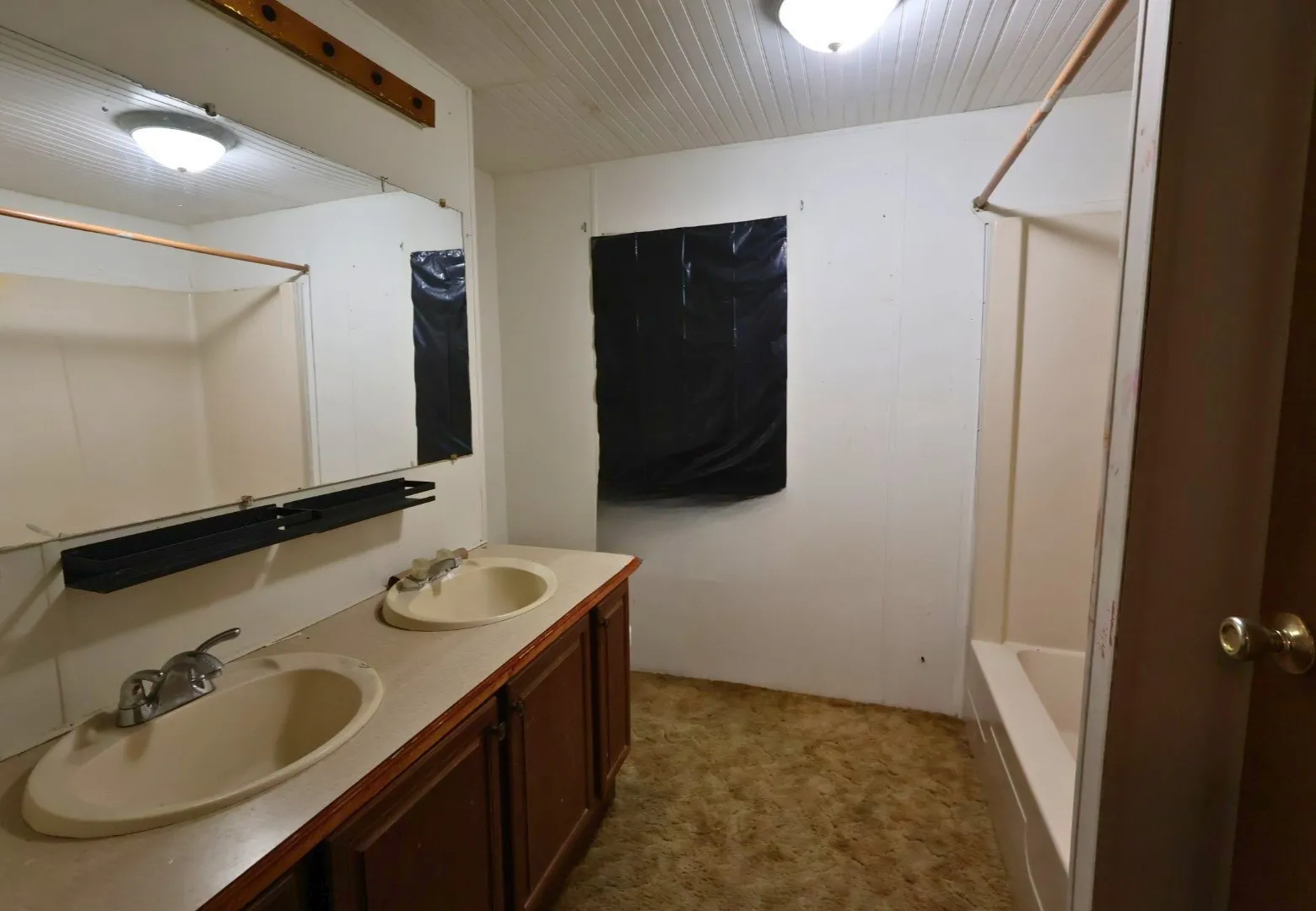 Mobile Home For Sale in Kaufman County , 15137 County Road 234 Road, Terrell, Texas 75160, 2 Bedroom, 2 Bathroom, 4 Garage spaces, 1,008 Sqft, built in 1987, mls#21321808, Real Estate Agent in Terrell, Homes For Sale in Kaufman county, Homes For Sale in Terrell, Realtor in Terrell Texas, Real Estate Brokerage Independent Realty Texas, Luminita Cordes Realtor