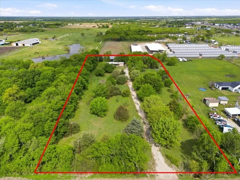 Mobile Home For Sale in Kaufman County , 15137 County Road 234 Road, Terrell, Texas 75160, 2 Bedroom, 2 Bathroom, 4 Garage spaces, 1,008 Sqft, built in 1987, mls#21321808, Real Estate Agent in Terrell, Homes For Sale in Kaufman county, Homes For Sale in Terrell, Realtor in Terrell Texas, Real Estate Brokerage Independent Realty Texas, Luminita Cordes Realtor