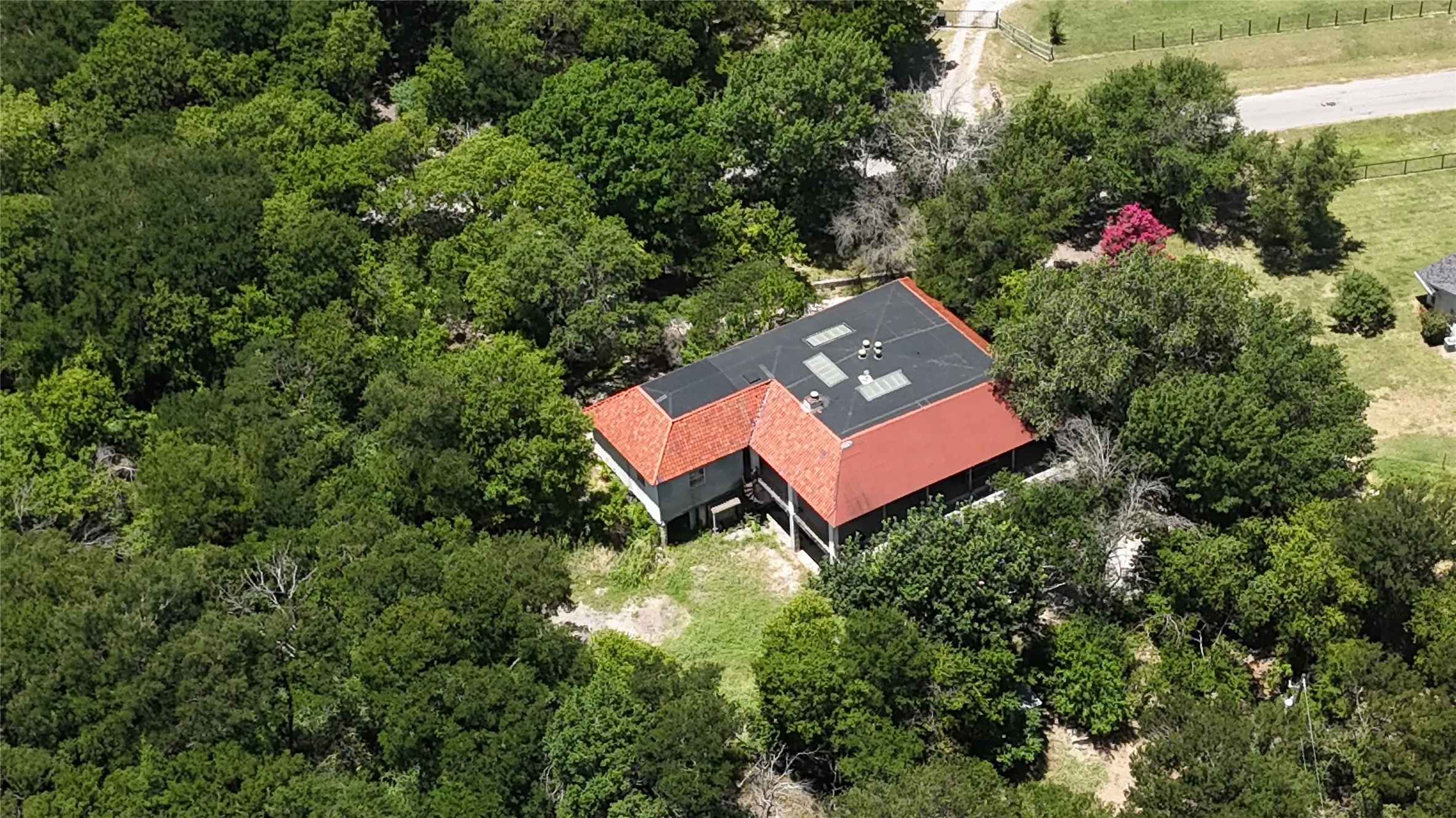Single Family Residence For Sale in Parker County , 132 Calle De Establo, Fort Worth, Texas 76108, 0, 0, 2 Garage spaces, 3,784 Sqft, built in 1983, mls#21321809, Real Estate Agent in Fort Worth, Homes For Sale in Parker county, Homes For Sale in Fort Worth, Realtor in Fort Worth Texas, Real Estate Brokerage Independent Realty Texas, Luminita Cordes Realtor