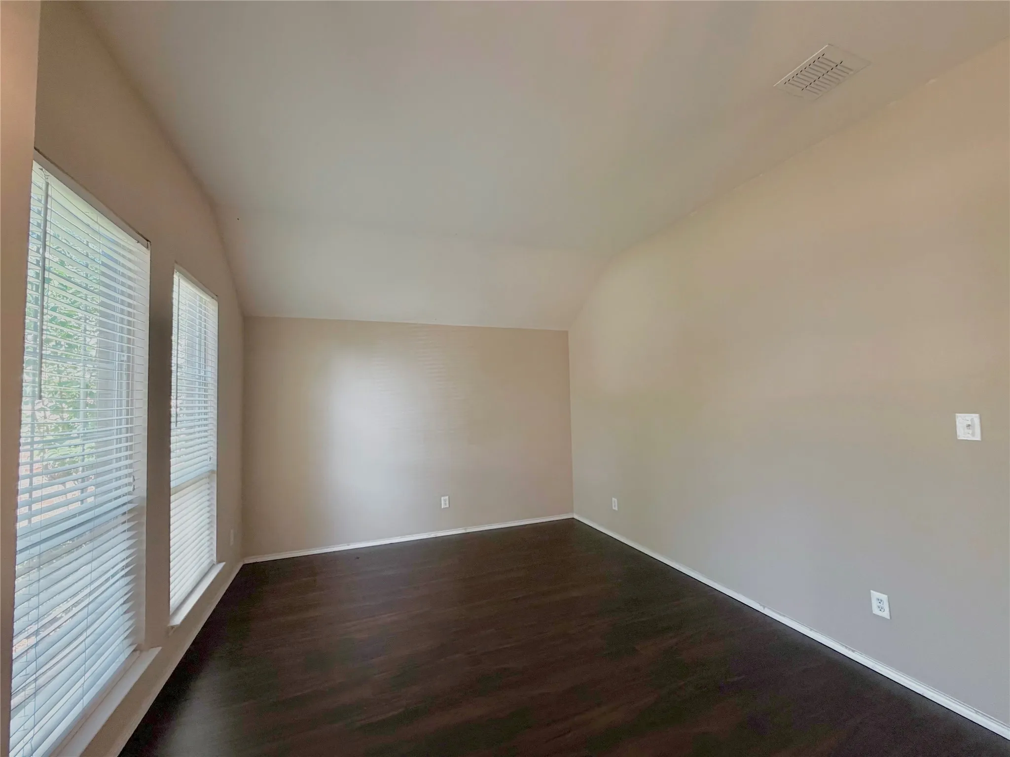 Single Family Residence For Rent in Collin County , 8520 Ontario Drive, Mc Kinney, Texas 75072, 3 Bedroom, 2 Bathroom, 2 Garage spaces, 1,737 Sqft, built in 2002, mls#21321801, Real Estate Agent in Mc Kinney, Homes For Rent in Collin county, Homes For Rent in Mc Kinney, Realtor in Mc Kinney Texas, Real Estate Brokerage Independent Realty Texas, Luminita Cordes Realtor