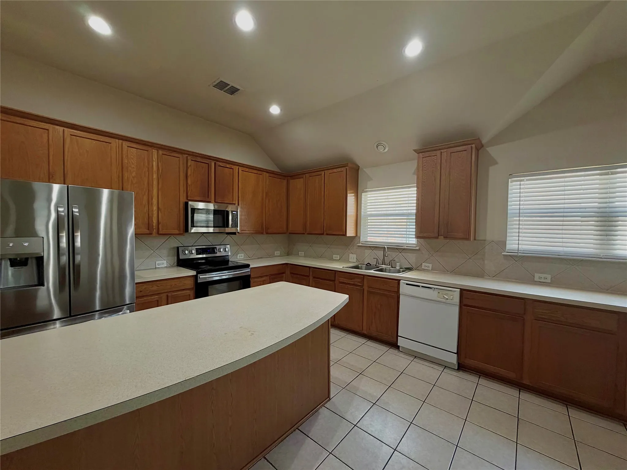 Single Family Residence For Rent in Collin County , 8520 Ontario Drive, Mc Kinney, Texas 75072, 3 Bedroom, 2 Bathroom, 2 Garage spaces, 1,737 Sqft, built in 2002, mls#21321801, Real Estate Agent in Mc Kinney, Homes For Rent in Collin county, Homes For Rent in Mc Kinney, Realtor in Mc Kinney Texas, Real Estate Brokerage Independent Realty Texas, Luminita Cordes Realtor