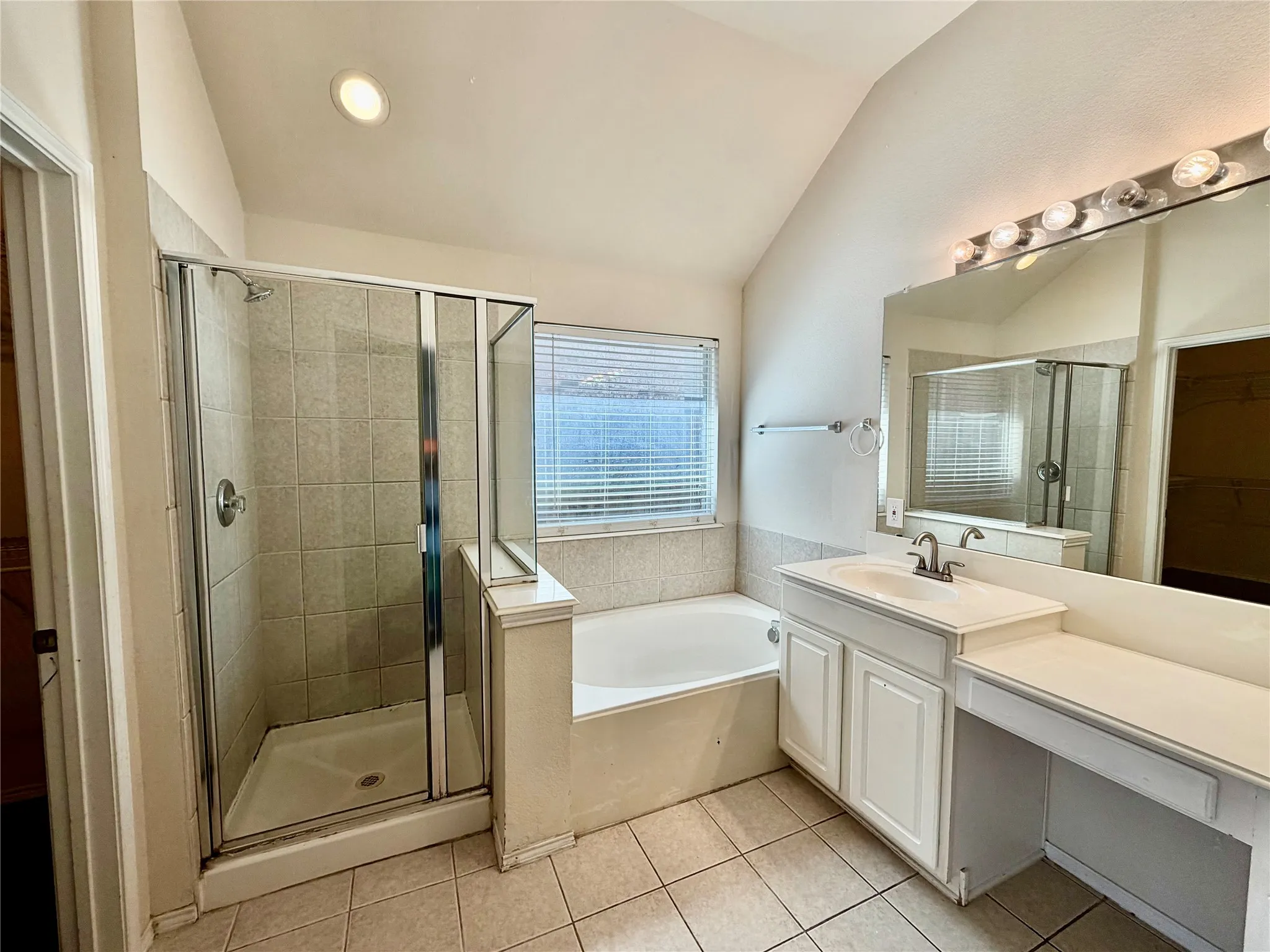 Single Family Residence For Rent in Collin County , 8520 Ontario Drive, Mc Kinney, Texas 75072, 3 Bedroom, 2 Bathroom, 2 Garage spaces, 1,737 Sqft, built in 2002, mls#21321801, Real Estate Agent in Mc Kinney, Homes For Rent in Collin county, Homes For Rent in Mc Kinney, Realtor in Mc Kinney Texas, Real Estate Brokerage Independent Realty Texas, Luminita Cordes Realtor
