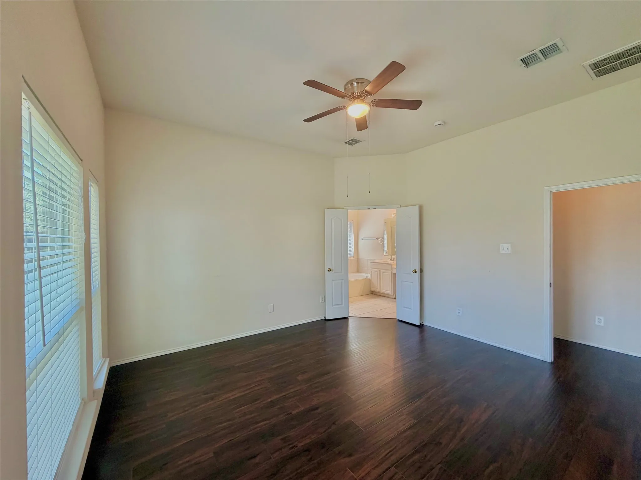 Single Family Residence For Rent in Collin County , 8520 Ontario Drive, Mc Kinney, Texas 75072, 3 Bedroom, 2 Bathroom, 2 Garage spaces, 1,737 Sqft, built in 2002, mls#21321801, Real Estate Agent in Mc Kinney, Homes For Rent in Collin county, Homes For Rent in Mc Kinney, Realtor in Mc Kinney Texas, Real Estate Brokerage Independent Realty Texas, Luminita Cordes Realtor