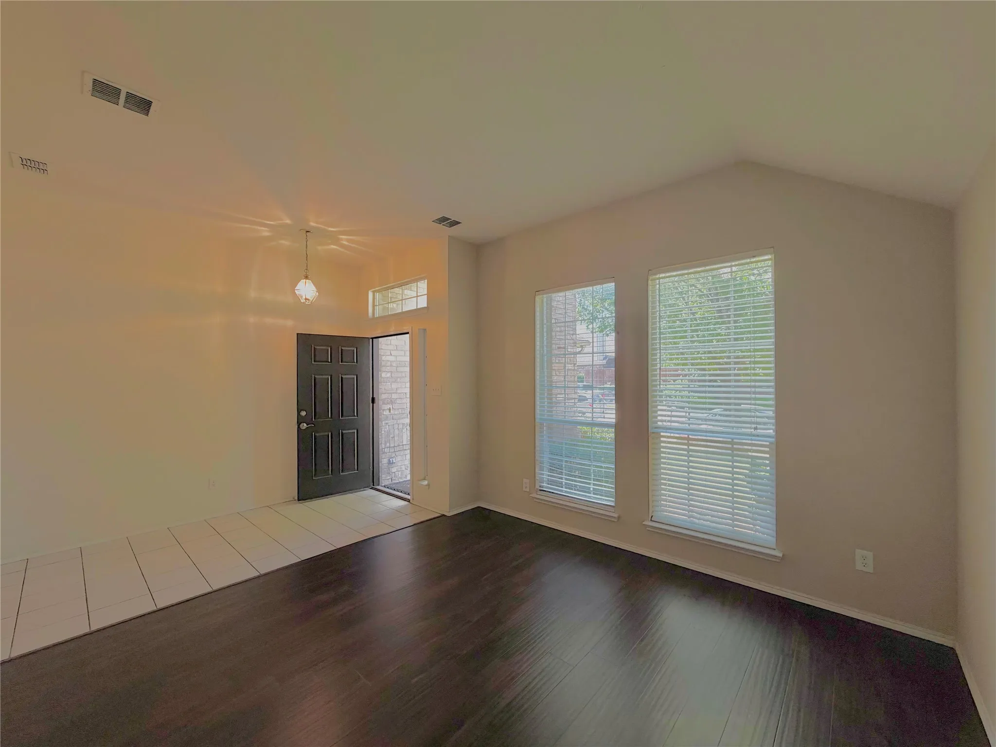 Single Family Residence For Rent in Collin County , 8520 Ontario Drive, Mc Kinney, Texas 75072, 3 Bedroom, 2 Bathroom, 2 Garage spaces, 1,737 Sqft, built in 2002, mls#21321801, Real Estate Agent in Mc Kinney, Homes For Rent in Collin county, Homes For Rent in Mc Kinney, Realtor in Mc Kinney Texas, Real Estate Brokerage Independent Realty Texas, Luminita Cordes Realtor
