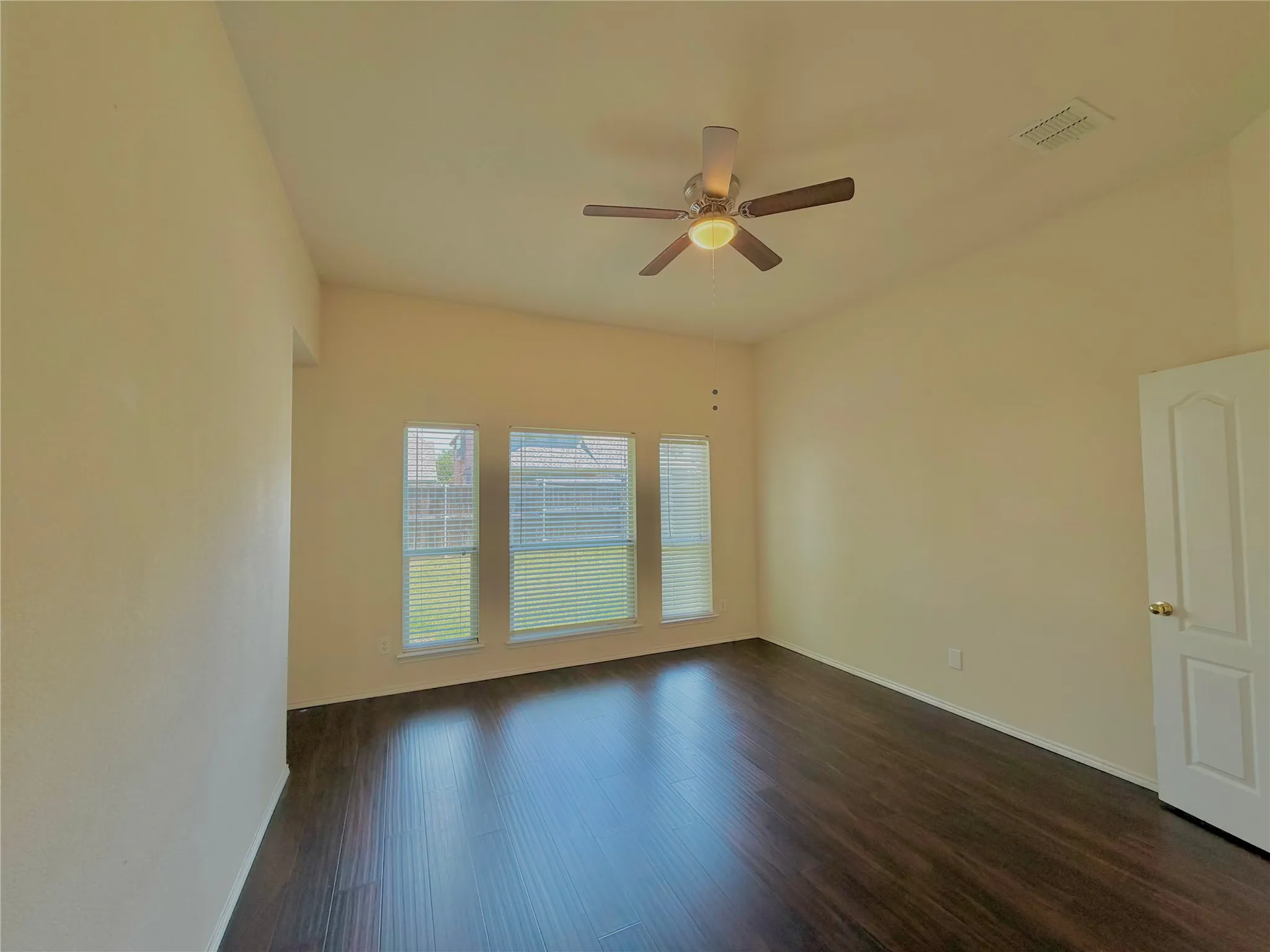 Single Family Residence For Rent in Collin County , 8520 Ontario Drive, Mc Kinney, Texas 75072, 3 Bedroom, 2 Bathroom, 2 Garage spaces, 1,737 Sqft, built in 2002, mls#21321801, Real Estate Agent in Mc Kinney, Homes For Rent in Collin county, Homes For Rent in Mc Kinney, Realtor in Mc Kinney Texas, Real Estate Brokerage Independent Realty Texas, Luminita Cordes Realtor