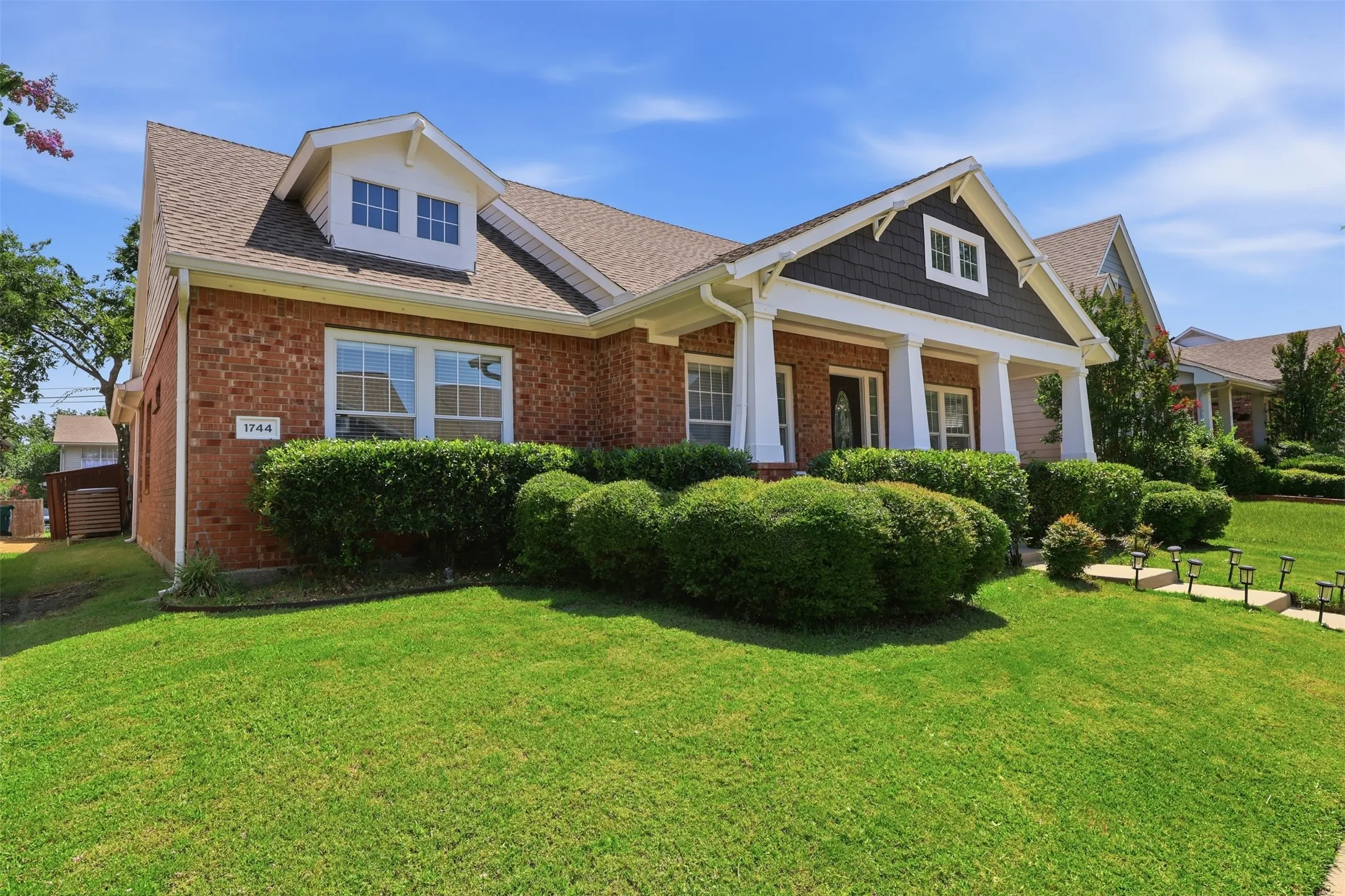 Single Family Residence For Sale in Denton County , 1744 Ivy Lane, Carrollton, Texas 75007, 4 Bedroom, 3 Bathroom, 2 Garage spaces, 2,547 Sqft, built in 2001, mls#21311053, Real Estate Agent in Carrollton, Homes For Sale in Denton county, Homes For Sale in Carrollton, Realtor in Carrollton Texas, Real Estate Brokerage Independent Realty Texas, Luminita Cordes Realtor