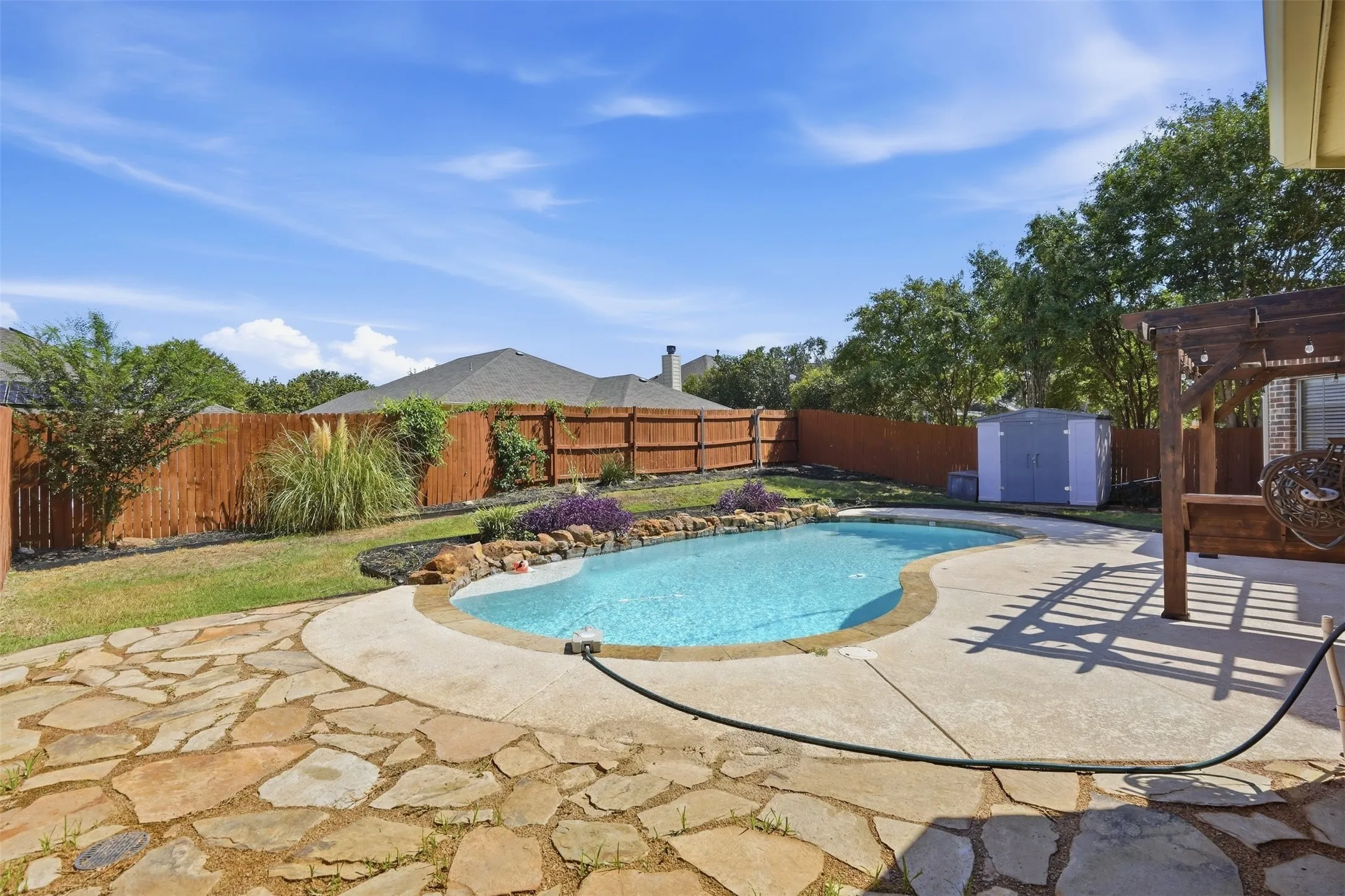Single Family Residence For Sale in Tarrant County , 7120 Brekenridge Drive, Fort Worth, Texas 76179, 5 Bedroom, 4 Bathroom, 2 Garage spaces, 3,860 Sqft, built in 2005, mls#21321831, Real Estate Agent in Fort Worth, Homes For Sale in Tarrant county, Homes For Sale in Fort Worth, Realtor in Fort Worth Texas, Real Estate Brokerage Independent Realty Texas, Luminita Cordes Realtor