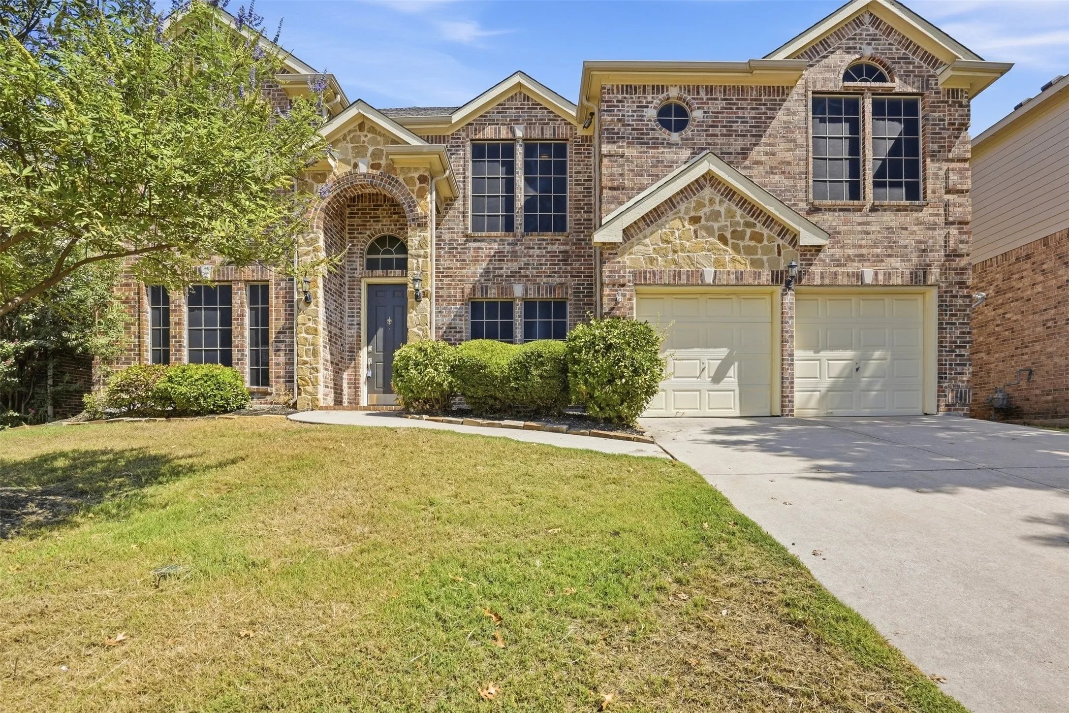 Single Family Residence For Sale in Tarrant County , 7120 Brekenridge Drive, Fort Worth, Texas 76179, 5 Bedroom, 4 Bathroom, 2 Garage spaces, 3,860 Sqft, built in 2005, mls#21321831, Real Estate Agent in Fort Worth, Homes For Sale in Tarrant county, Homes For Sale in Fort Worth, Realtor in Fort Worth Texas, Real Estate Brokerage Independent Realty Texas, Luminita Cordes Realtor