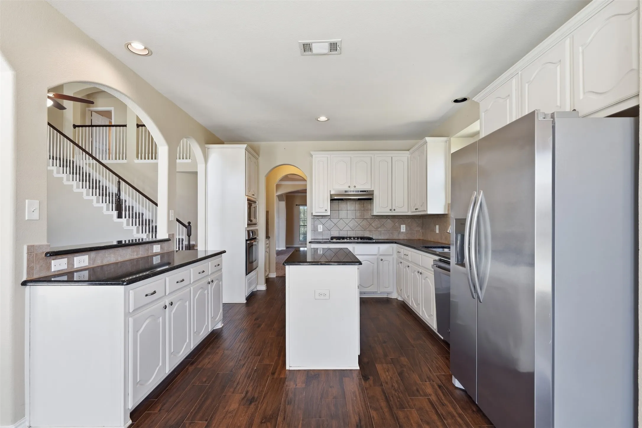 Single Family Residence For Sale in Tarrant County , 7120 Brekenridge Drive, Fort Worth, Texas 76179, 5 Bedroom, 4 Bathroom, 2 Garage spaces, 3,860 Sqft, built in 2005, mls#21321831, Real Estate Agent in Fort Worth, Homes For Sale in Tarrant county, Homes For Sale in Fort Worth, Realtor in Fort Worth Texas, Real Estate Brokerage Independent Realty Texas, Luminita Cordes Realtor
