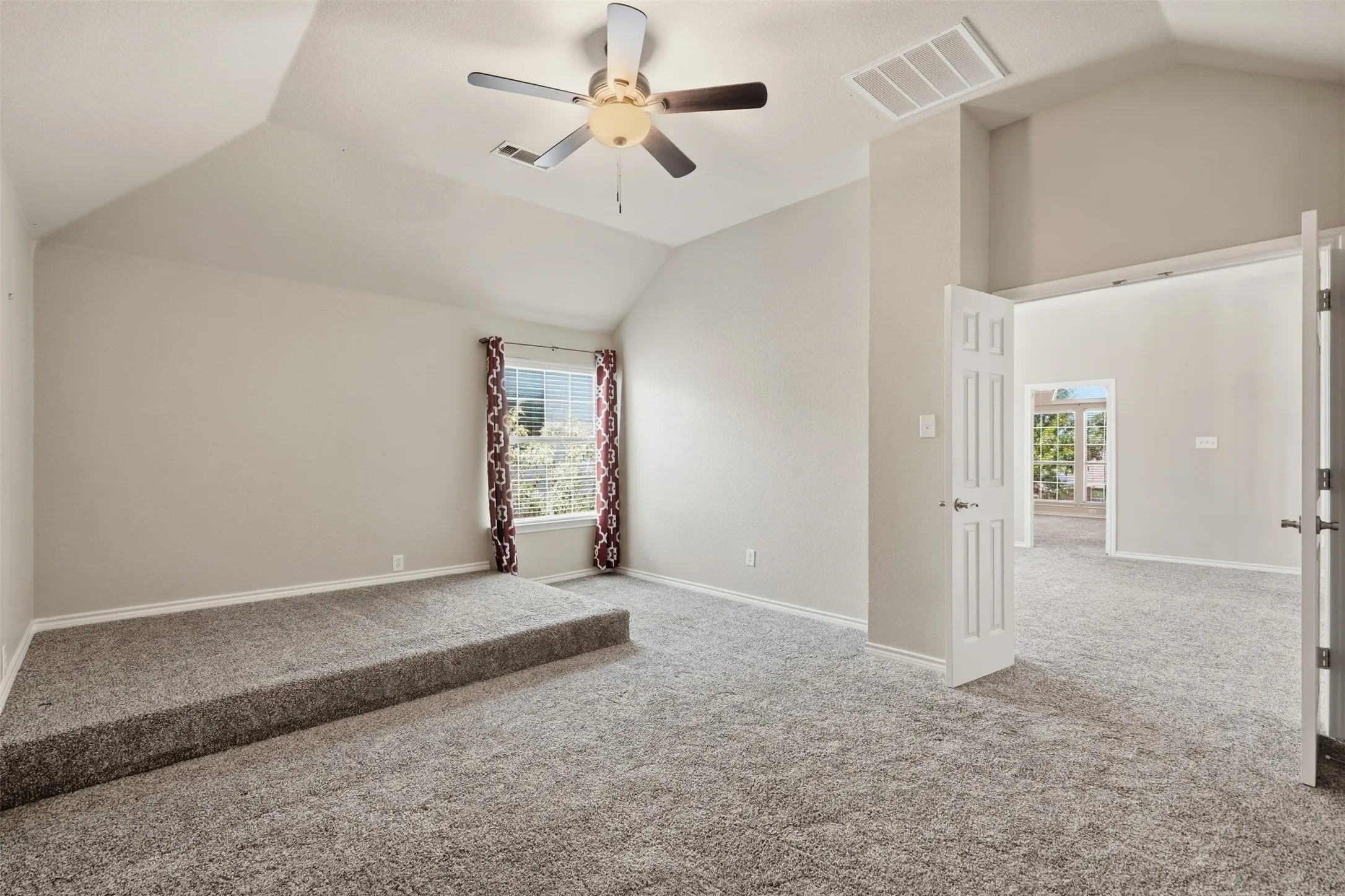 Single Family Residence For Sale in Tarrant County , 7120 Brekenridge Drive, Fort Worth, Texas 76179, 5 Bedroom, 4 Bathroom, 2 Garage spaces, 3,860 Sqft, built in 2005, mls#21321831, Real Estate Agent in Fort Worth, Homes For Sale in Tarrant county, Homes For Sale in Fort Worth, Realtor in Fort Worth Texas, Real Estate Brokerage Independent Realty Texas, Luminita Cordes Realtor