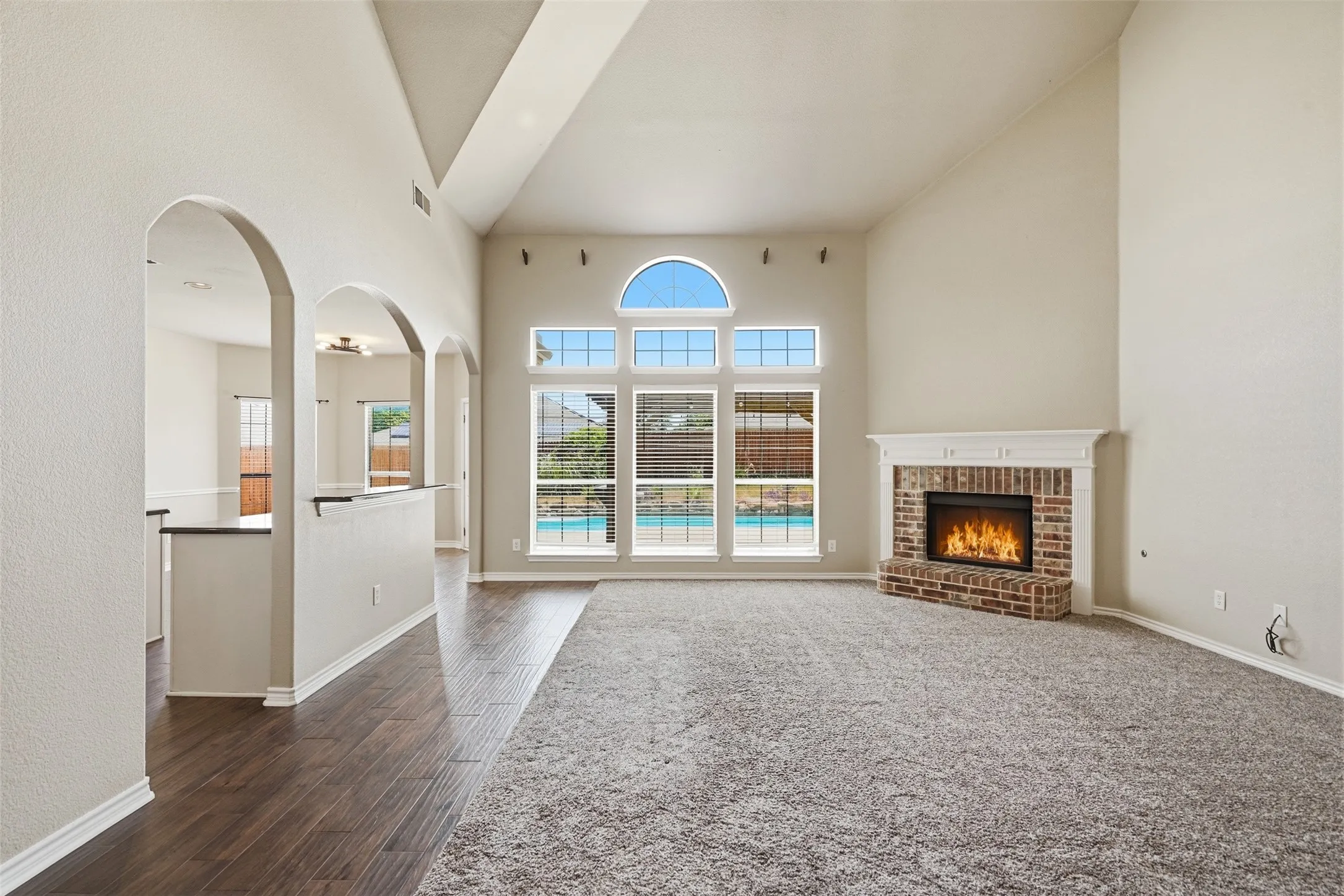 Single Family Residence For Sale in Tarrant County , 7120 Brekenridge Drive, Fort Worth, Texas 76179, 5 Bedroom, 4 Bathroom, 2 Garage spaces, 3,860 Sqft, built in 2005, mls#21321831, Real Estate Agent in Fort Worth, Homes For Sale in Tarrant county, Homes For Sale in Fort Worth, Realtor in Fort Worth Texas, Real Estate Brokerage Independent Realty Texas, Luminita Cordes Realtor
