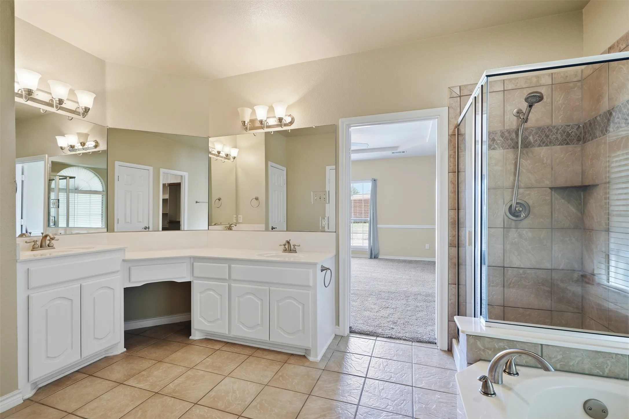 Single Family Residence For Sale in Tarrant County , 7120 Brekenridge Drive, Fort Worth, Texas 76179, 5 Bedroom, 4 Bathroom, 2 Garage spaces, 3,860 Sqft, built in 2005, mls#21321831, Real Estate Agent in Fort Worth, Homes For Sale in Tarrant county, Homes For Sale in Fort Worth, Realtor in Fort Worth Texas, Real Estate Brokerage Independent Realty Texas, Luminita Cordes Realtor