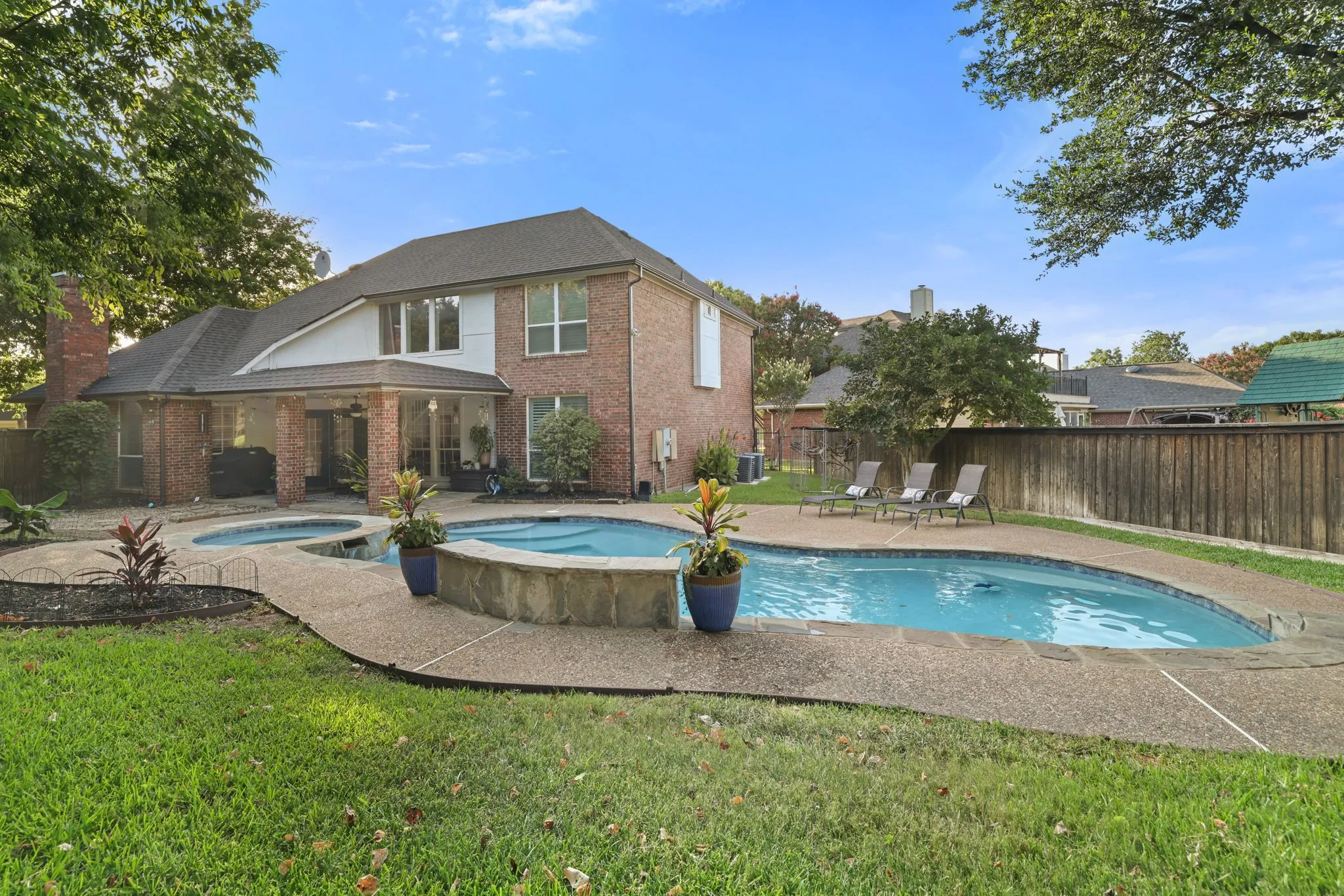 Single Family Residence For Sale in Tarrant County , 2321 Megan Way, Arlington, Texas 76016, 4 Bedroom, 4 Bathroom, 2 Garage spaces, 3,167 Sqft, built in 1992, mls#21321110, Real Estate Agent in Arlington, Homes For Sale in Tarrant county, Homes For Sale in Arlington, Realtor in Arlington Texas, Real Estate Brokerage Independent Realty Texas, Luminita Cordes Realtor
