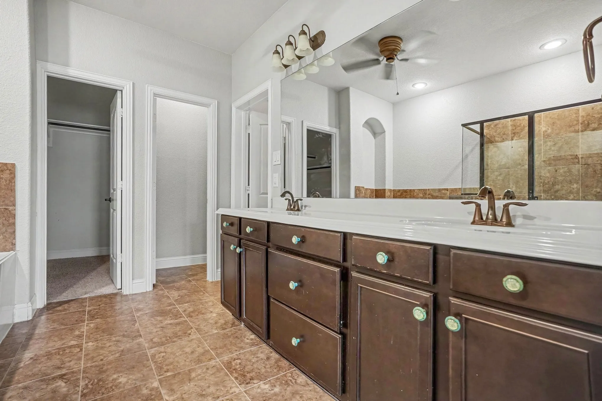 Single Family Residence For Sale in Tarrant County , 4310 Garden Path Lane, Mansfield, Texas 76063, 3 Bedroom, 3 Bathroom, 2 Garage spaces, 2,846 Sqft, built in 2012, mls#21321310, Real Estate Agent in Mansfield, Homes For Sale in Tarrant county, Homes For Sale in Mansfield, Realtor in Mansfield Texas, Real Estate Brokerage Independent Realty Texas, Luminita Cordes Realtor