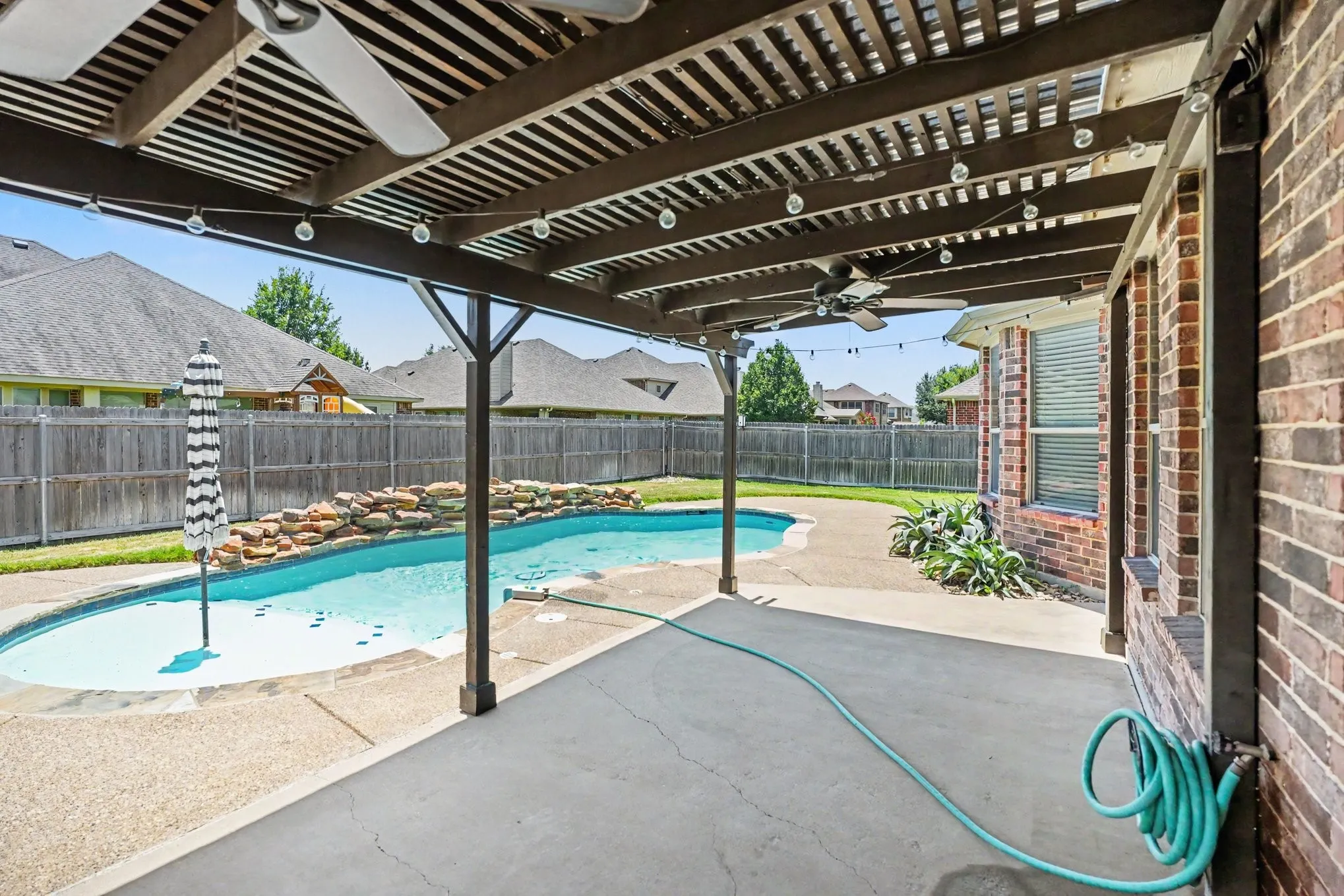 Single Family Residence For Sale in Tarrant County , 4310 Garden Path Lane, Mansfield, Texas 76063, 3 Bedroom, 3 Bathroom, 2 Garage spaces, 2,846 Sqft, built in 2012, mls#21321310, Real Estate Agent in Mansfield, Homes For Sale in Tarrant county, Homes For Sale in Mansfield, Realtor in Mansfield Texas, Real Estate Brokerage Independent Realty Texas, Luminita Cordes Realtor
