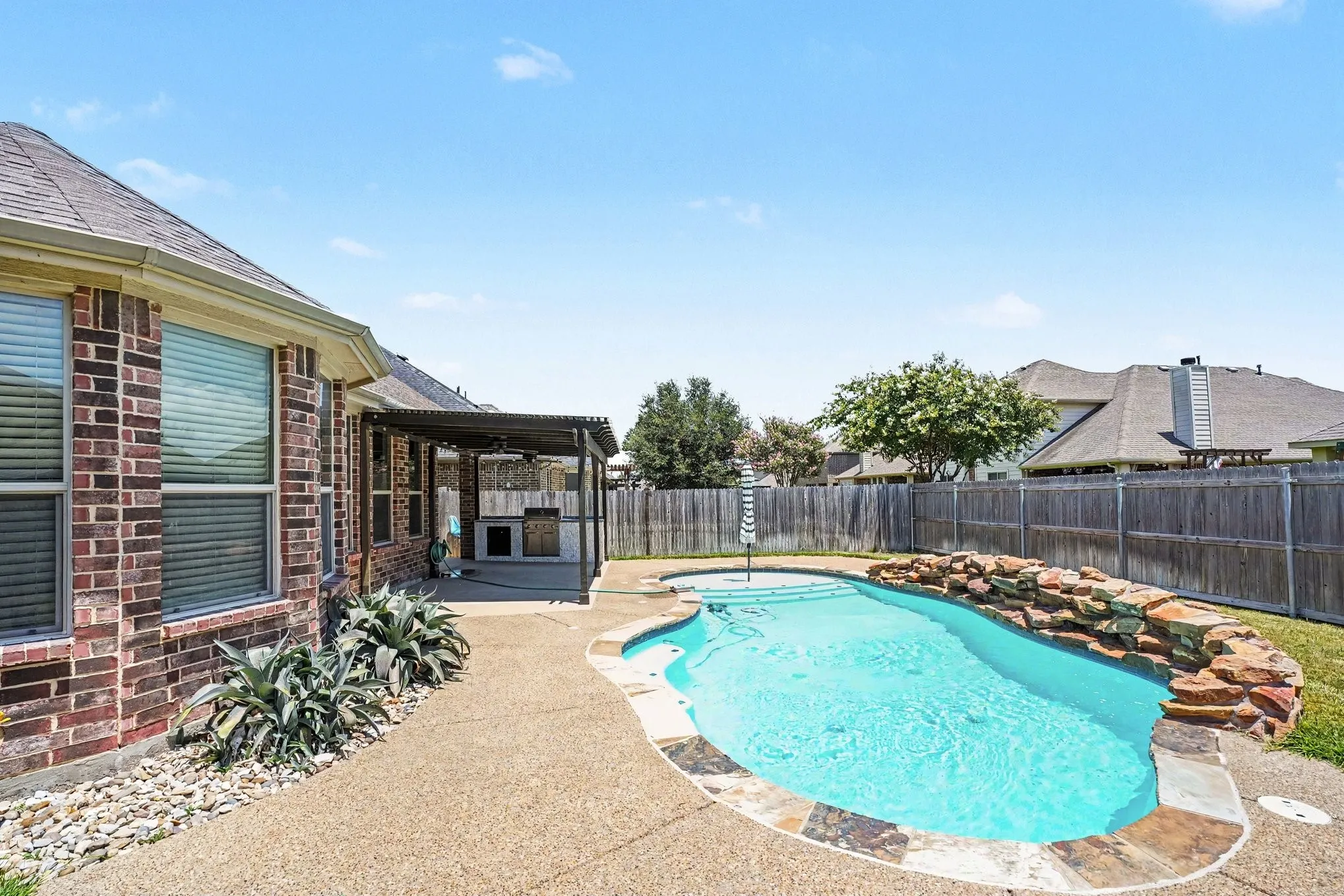 Single Family Residence For Sale in Tarrant County , 4310 Garden Path Lane, Mansfield, Texas 76063, 3 Bedroom, 3 Bathroom, 2 Garage spaces, 2,846 Sqft, built in 2012, mls#21321310, Real Estate Agent in Mansfield, Homes For Sale in Tarrant county, Homes For Sale in Mansfield, Realtor in Mansfield Texas, Real Estate Brokerage Independent Realty Texas, Luminita Cordes Realtor