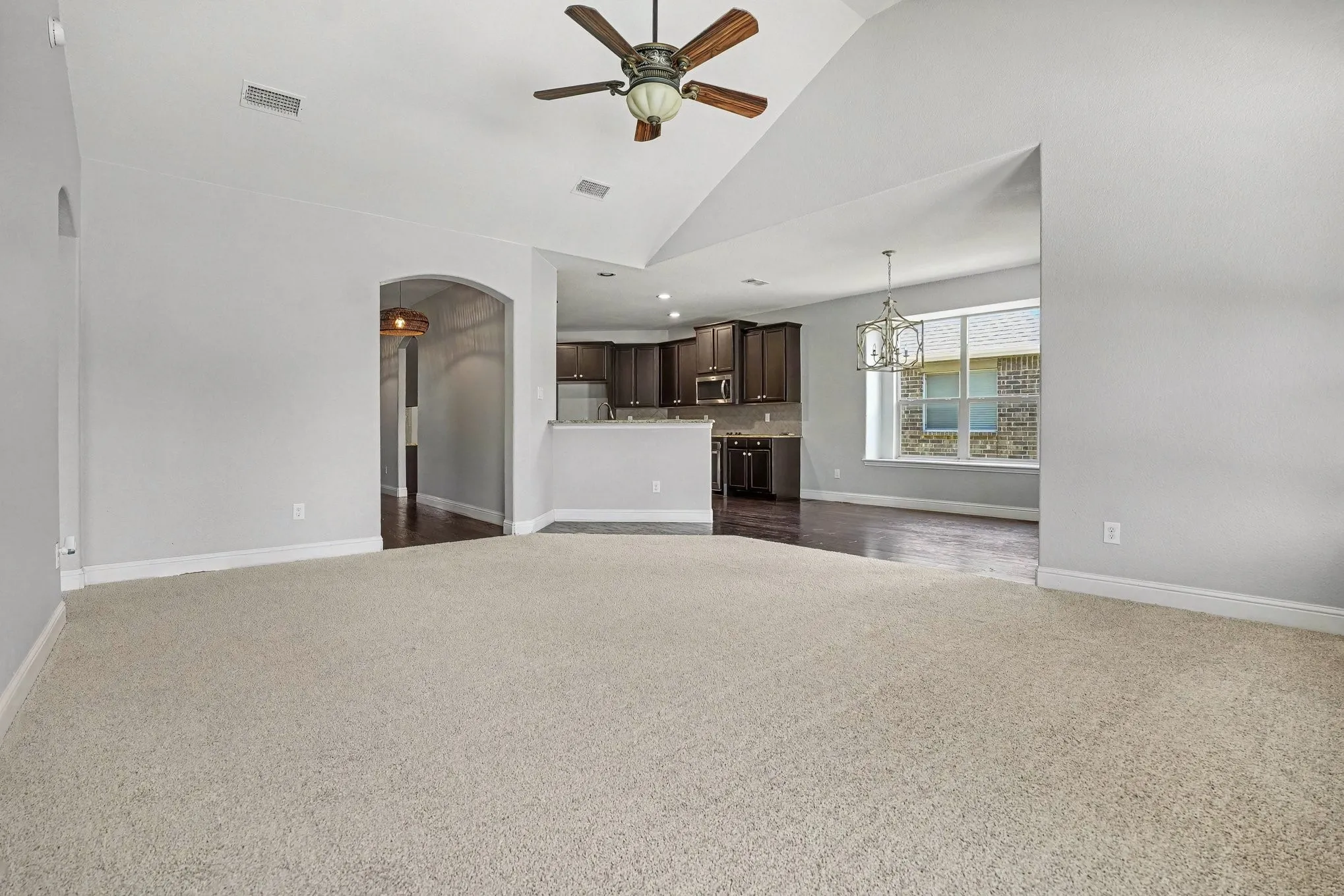 Single Family Residence For Sale in Tarrant County , 4310 Garden Path Lane, Mansfield, Texas 76063, 3 Bedroom, 3 Bathroom, 2 Garage spaces, 2,846 Sqft, built in 2012, mls#21321310, Real Estate Agent in Mansfield, Homes For Sale in Tarrant county, Homes For Sale in Mansfield, Realtor in Mansfield Texas, Real Estate Brokerage Independent Realty Texas, Luminita Cordes Realtor