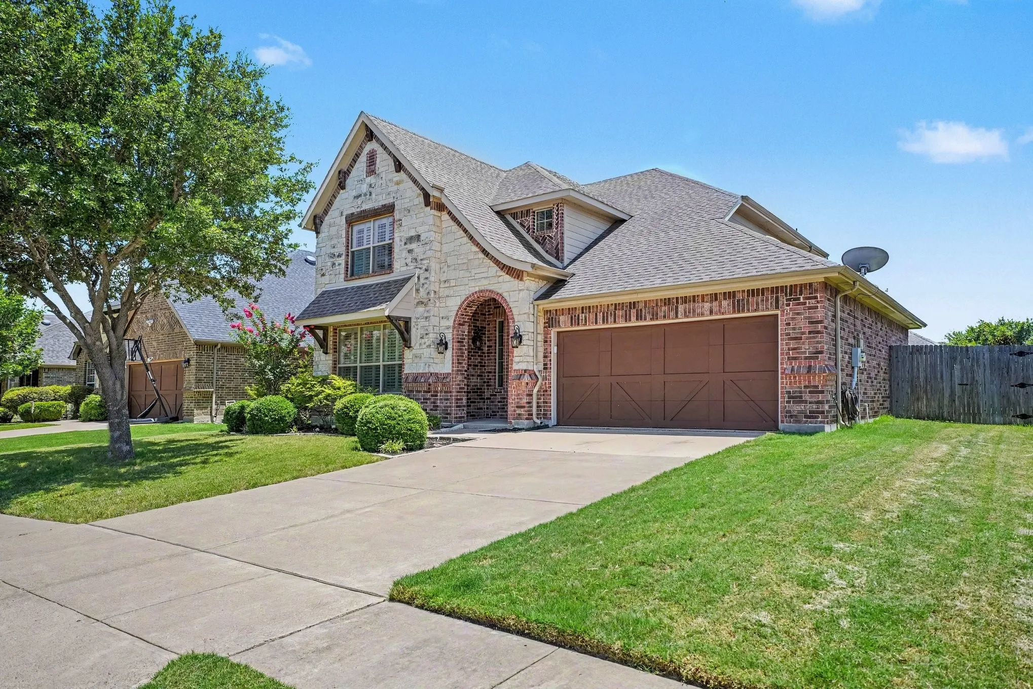 Single Family Residence For Sale in Tarrant County , 4310 Garden Path Lane, Mansfield, Texas 76063, 3 Bedroom, 3 Bathroom, 2 Garage spaces, 2,846 Sqft, built in 2012, mls#21321310, Real Estate Agent in Mansfield, Homes For Sale in Tarrant county, Homes For Sale in Mansfield, Realtor in Mansfield Texas, Real Estate Brokerage Independent Realty Texas, Luminita Cordes Realtor