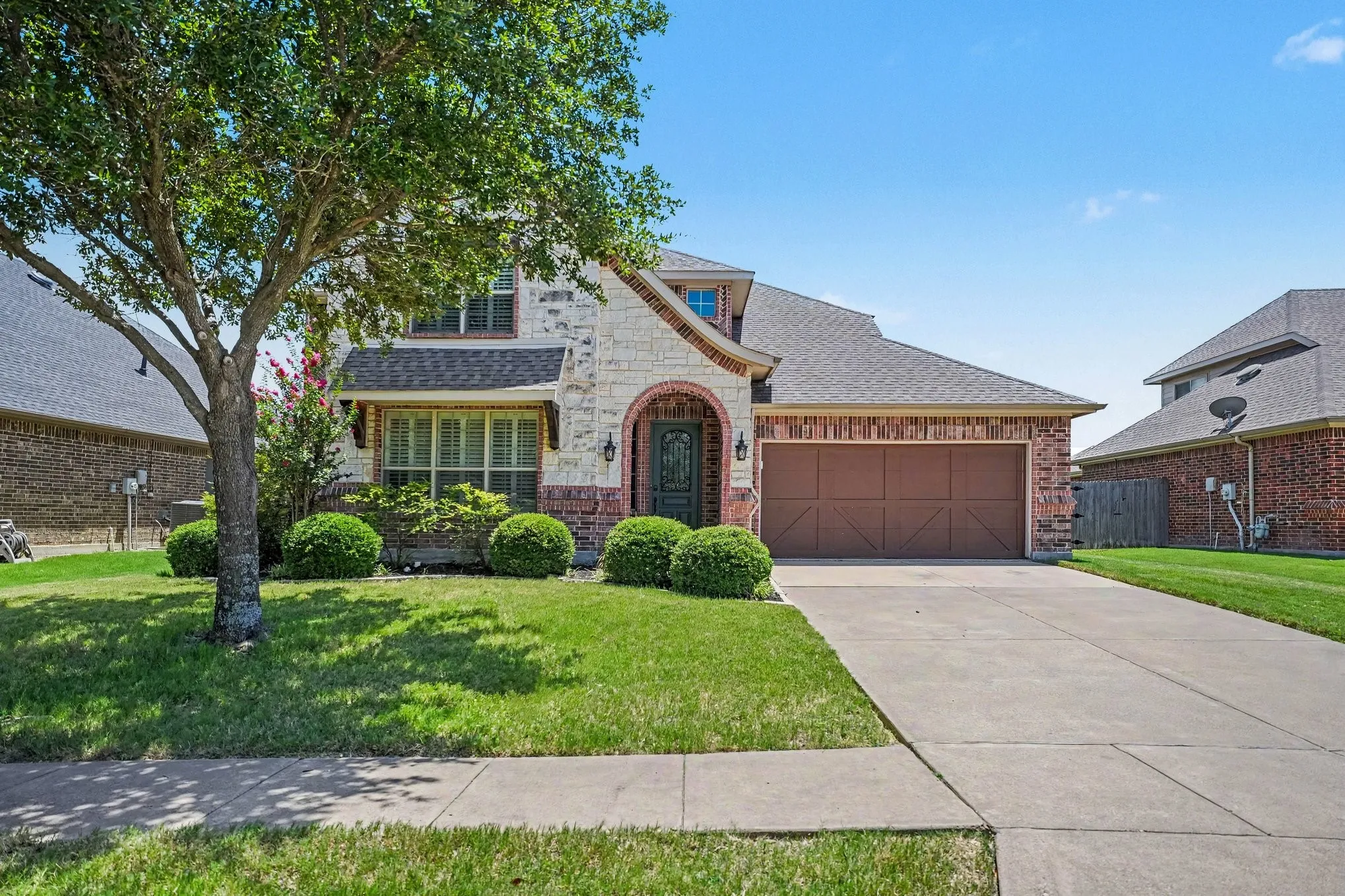 Single Family Residence For Sale in Tarrant County , 4310 Garden Path Lane, Mansfield, Texas 76063, 3 Bedroom, 3 Bathroom, 2 Garage spaces, 2,846 Sqft, built in 2012, mls#21321310, Real Estate Agent in Mansfield, Homes For Sale in Tarrant county, Homes For Sale in Mansfield, Realtor in Mansfield Texas, Real Estate Brokerage Independent Realty Texas, Luminita Cordes Realtor