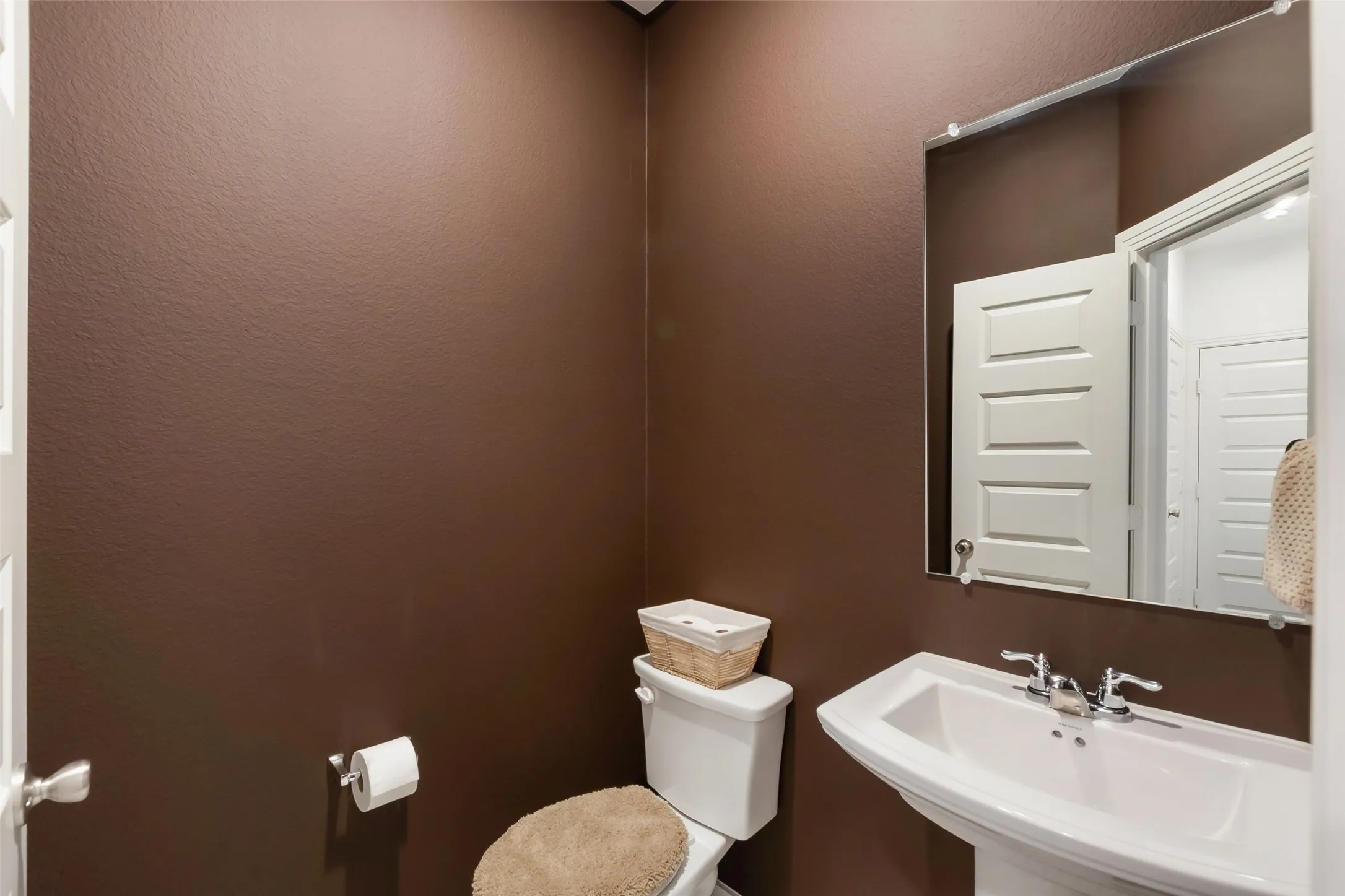 Single Family Residence For Sale in Kaufman County , 1545 Sugarberry Drive, Forney, Texas 75126, 4 Bedroom, 3 Bathroom, 2 Garage spaces, 2,156 Sqft, built in 2020, mls#21321208, Real Estate Agent in Forney, Homes For Sale in Kaufman county, Homes For Sale in Forney, Realtor in Forney Texas, Real Estate Brokerage Independent Realty Texas, Luminita Cordes Realtor