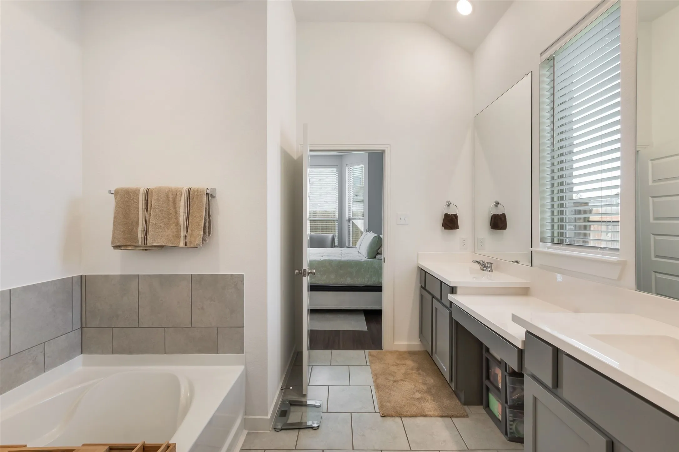 Single Family Residence For Sale in Kaufman County , 1545 Sugarberry Drive, Forney, Texas 75126, 4 Bedroom, 3 Bathroom, 2 Garage spaces, 2,156 Sqft, built in 2020, mls#21321208, Real Estate Agent in Forney, Homes For Sale in Kaufman county, Homes For Sale in Forney, Realtor in Forney Texas, Real Estate Brokerage Independent Realty Texas, Luminita Cordes Realtor