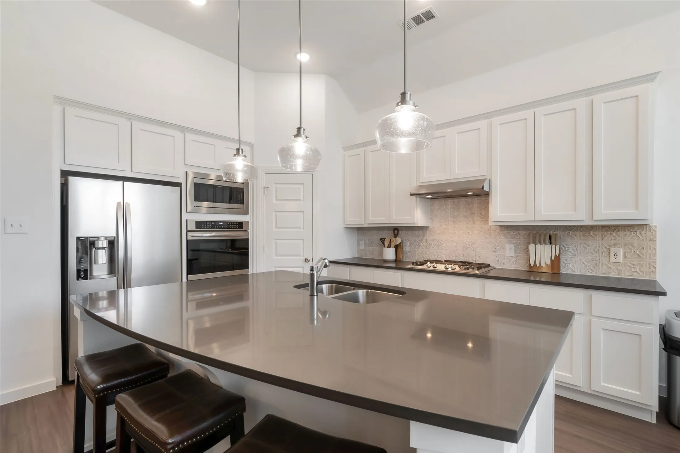 Single Family Residence For Sale in Kaufman County , 1545 Sugarberry Drive, Forney, Texas 75126, 4 Bedroom, 3 Bathroom, 2 Garage spaces, 2,156 Sqft, built in 2020, mls#21321208, Real Estate Agent in Forney, Homes For Sale in Kaufman county, Homes For Sale in Forney, Realtor in Forney Texas, Real Estate Brokerage Independent Realty Texas, Luminita Cordes Realtor