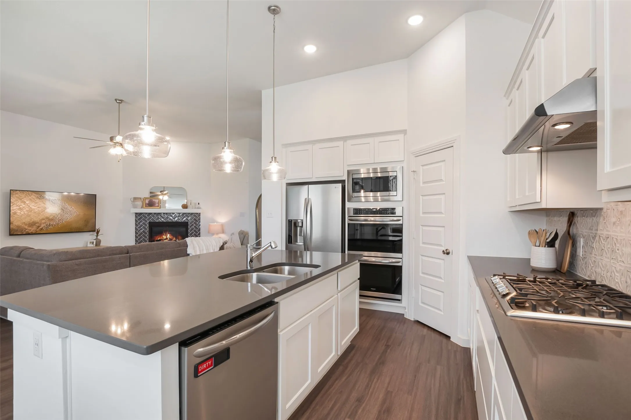 Single Family Residence For Sale in Kaufman County , 1545 Sugarberry Drive, Forney, Texas 75126, 4 Bedroom, 3 Bathroom, 2 Garage spaces, 2,156 Sqft, built in 2020, mls#21321208, Real Estate Agent in Forney, Homes For Sale in Kaufman county, Homes For Sale in Forney, Realtor in Forney Texas, Real Estate Brokerage Independent Realty Texas, Luminita Cordes Realtor