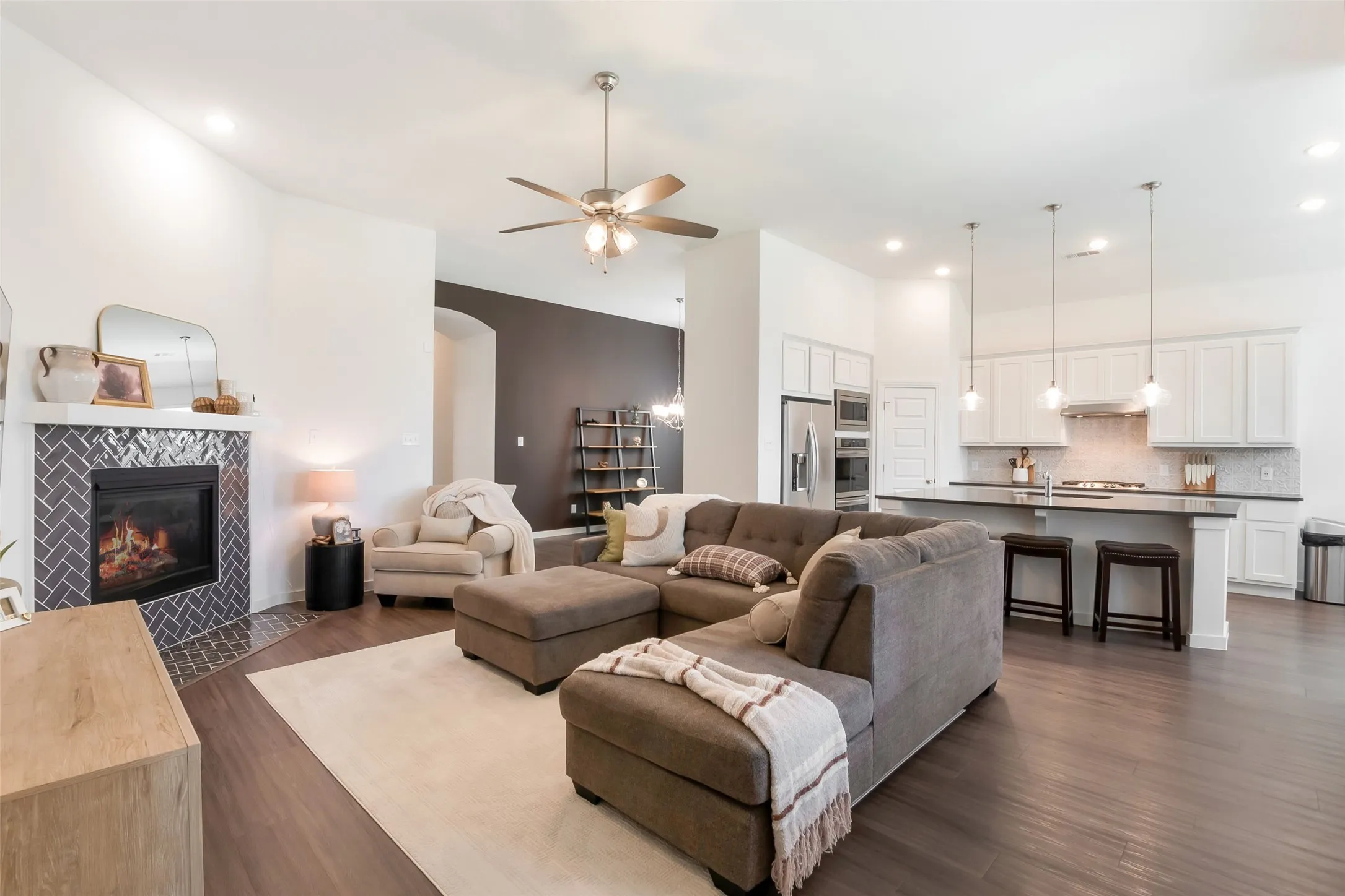 Single Family Residence For Sale in Kaufman County , 1545 Sugarberry Drive, Forney, Texas 75126, 4 Bedroom, 3 Bathroom, 2 Garage spaces, 2,156 Sqft, built in 2020, mls#21321208, Real Estate Agent in Forney, Homes For Sale in Kaufman county, Homes For Sale in Forney, Realtor in Forney Texas, Real Estate Brokerage Independent Realty Texas, Luminita Cordes Realtor