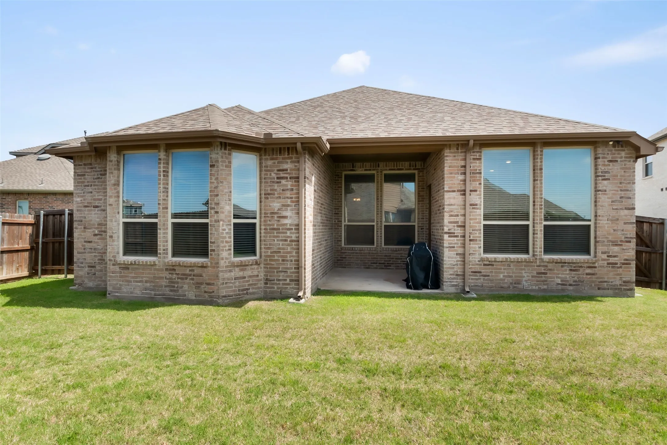 Single Family Residence For Sale in Kaufman County , 1545 Sugarberry Drive, Forney, Texas 75126, 4 Bedroom, 3 Bathroom, 2 Garage spaces, 2,156 Sqft, built in 2020, mls#21321208, Real Estate Agent in Forney, Homes For Sale in Kaufman county, Homes For Sale in Forney, Realtor in Forney Texas, Real Estate Brokerage Independent Realty Texas, Luminita Cordes Realtor