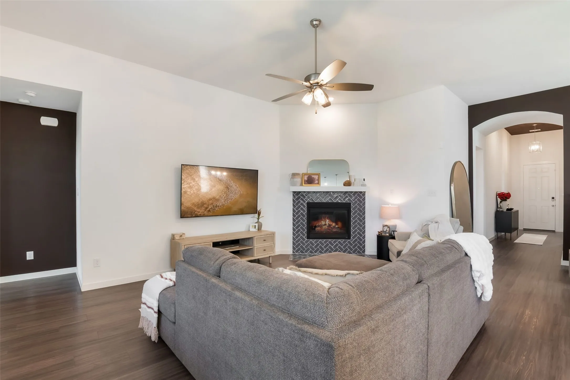 Single Family Residence For Sale in Kaufman County , 1545 Sugarberry Drive, Forney, Texas 75126, 4 Bedroom, 3 Bathroom, 2 Garage spaces, 2,156 Sqft, built in 2020, mls#21321208, Real Estate Agent in Forney, Homes For Sale in Kaufman county, Homes For Sale in Forney, Realtor in Forney Texas, Real Estate Brokerage Independent Realty Texas, Luminita Cordes Realtor