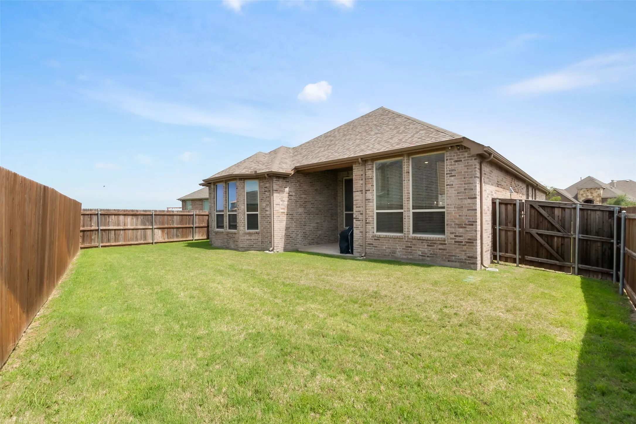 Single Family Residence For Sale in Kaufman County , 1545 Sugarberry Drive, Forney, Texas 75126, 4 Bedroom, 3 Bathroom, 2 Garage spaces, 2,156 Sqft, built in 2020, mls#21321208, Real Estate Agent in Forney, Homes For Sale in Kaufman county, Homes For Sale in Forney, Realtor in Forney Texas, Real Estate Brokerage Independent Realty Texas, Luminita Cordes Realtor